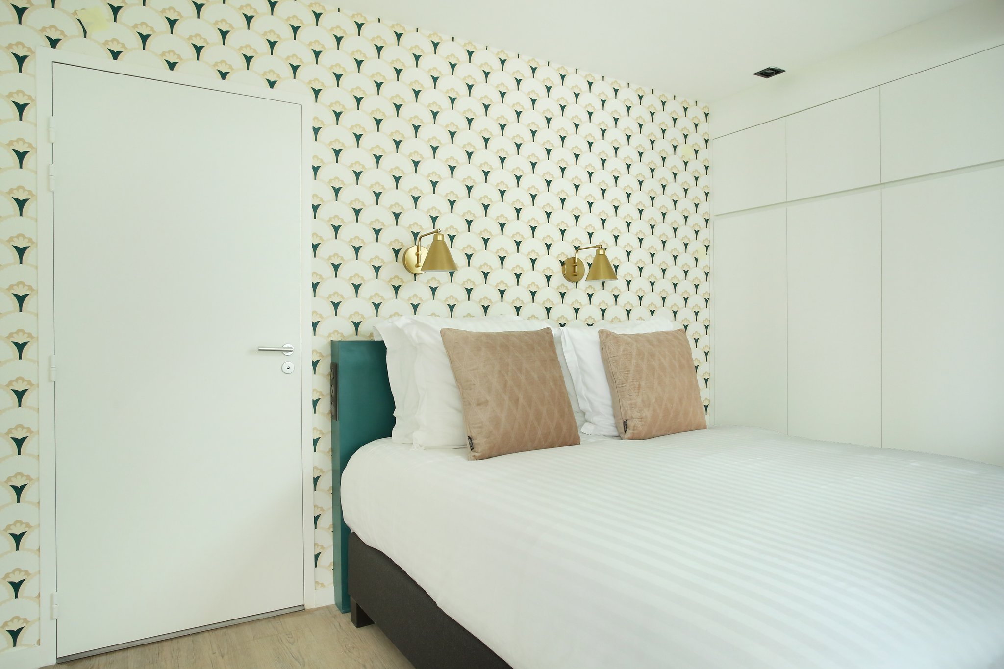 u1oJs4DNXkGBbLY1g7Qw_Two-Bedroom_Apartment_Essential_Six__S