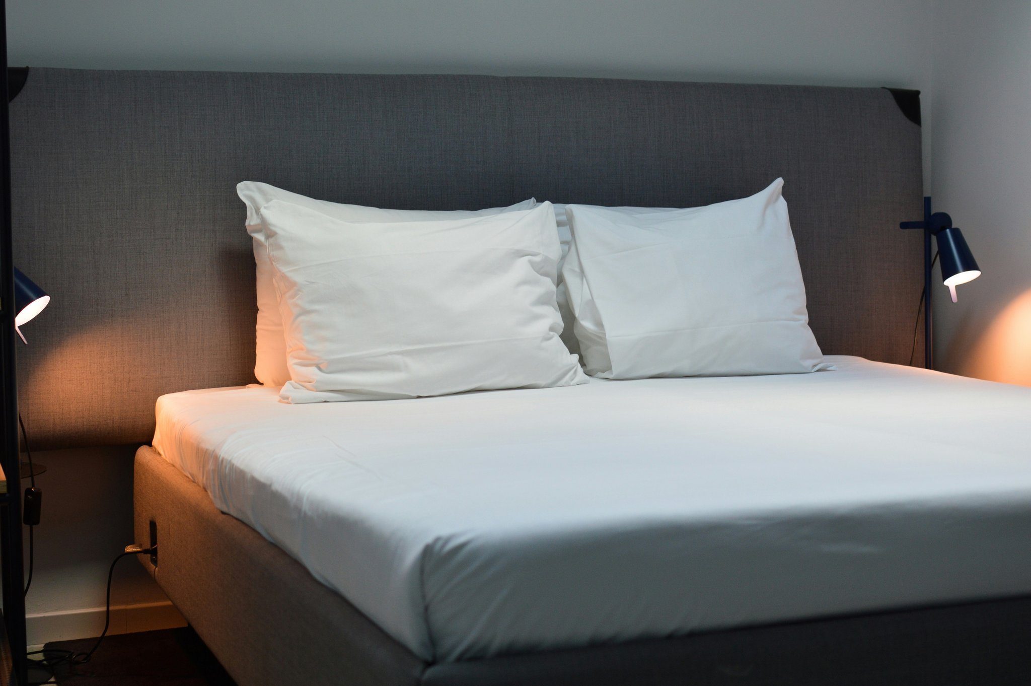 NwkYixbXREyKm5RrzRJbzA_Family_Room_S