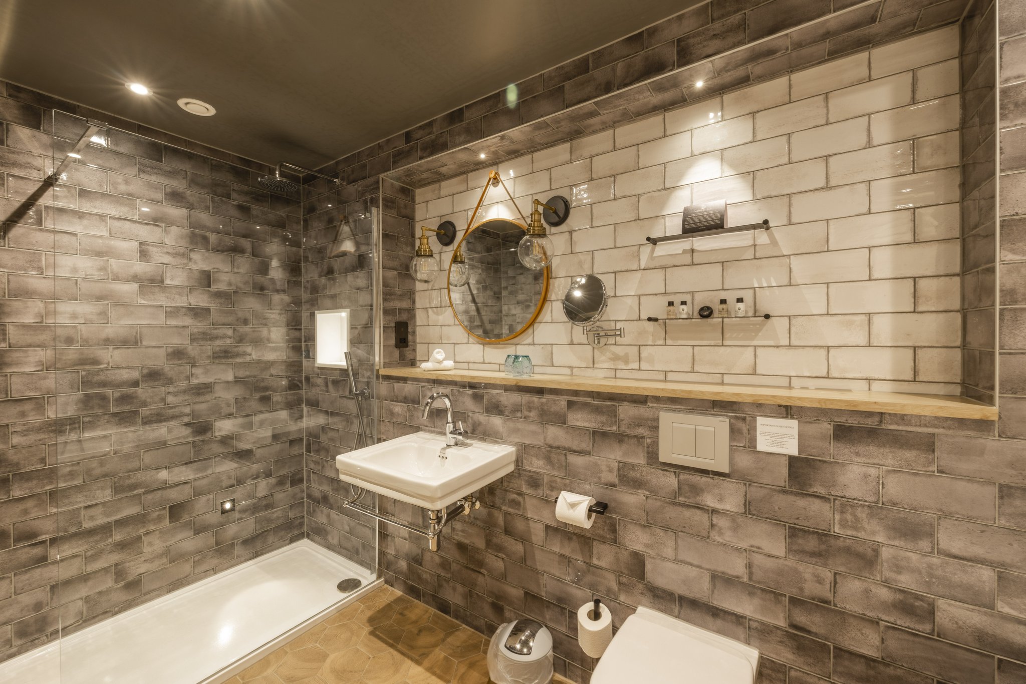 Premier_Room_Bathroom2_S