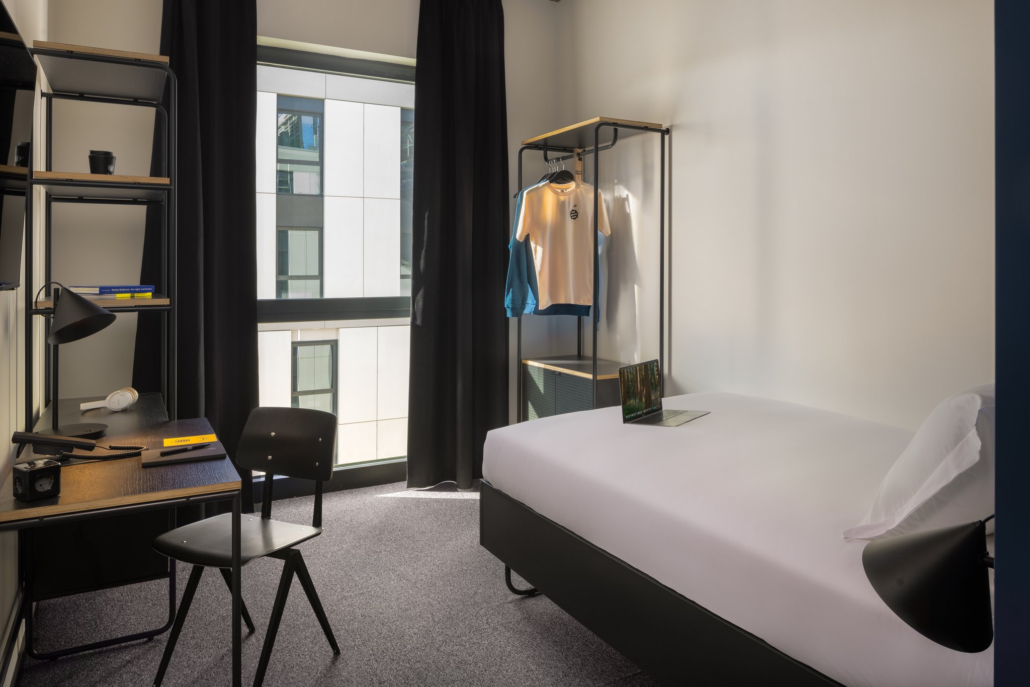 K36qo0xPG0CXDgKaBWdInQ_Standard_Single-2_S