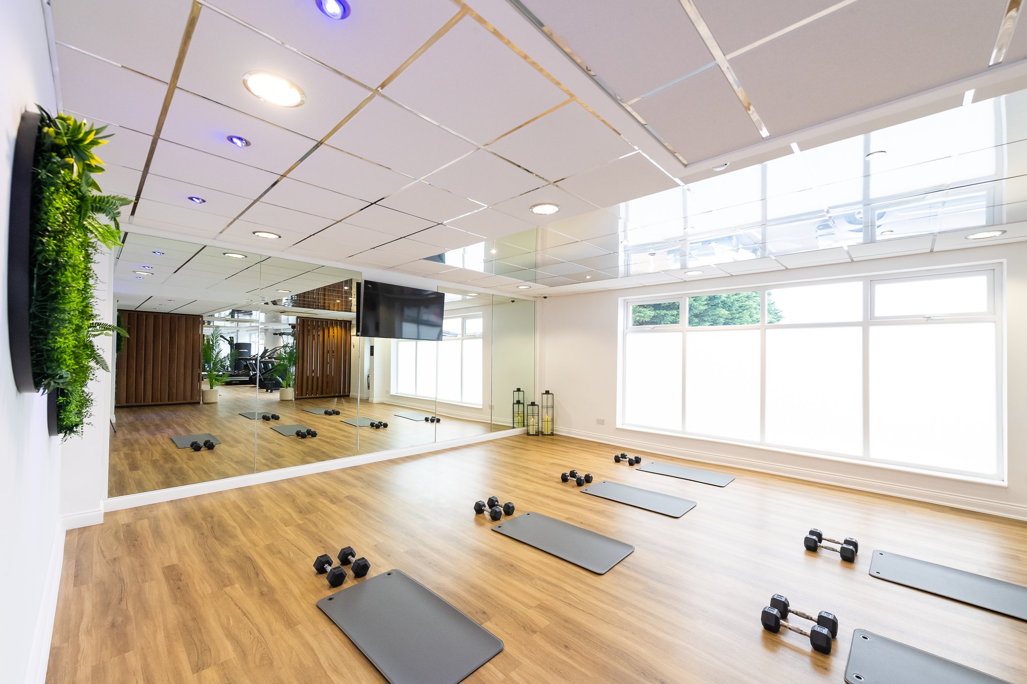 NTdNWTFQUyjsQiOvOsS0w_Gym_studio_(2)_S