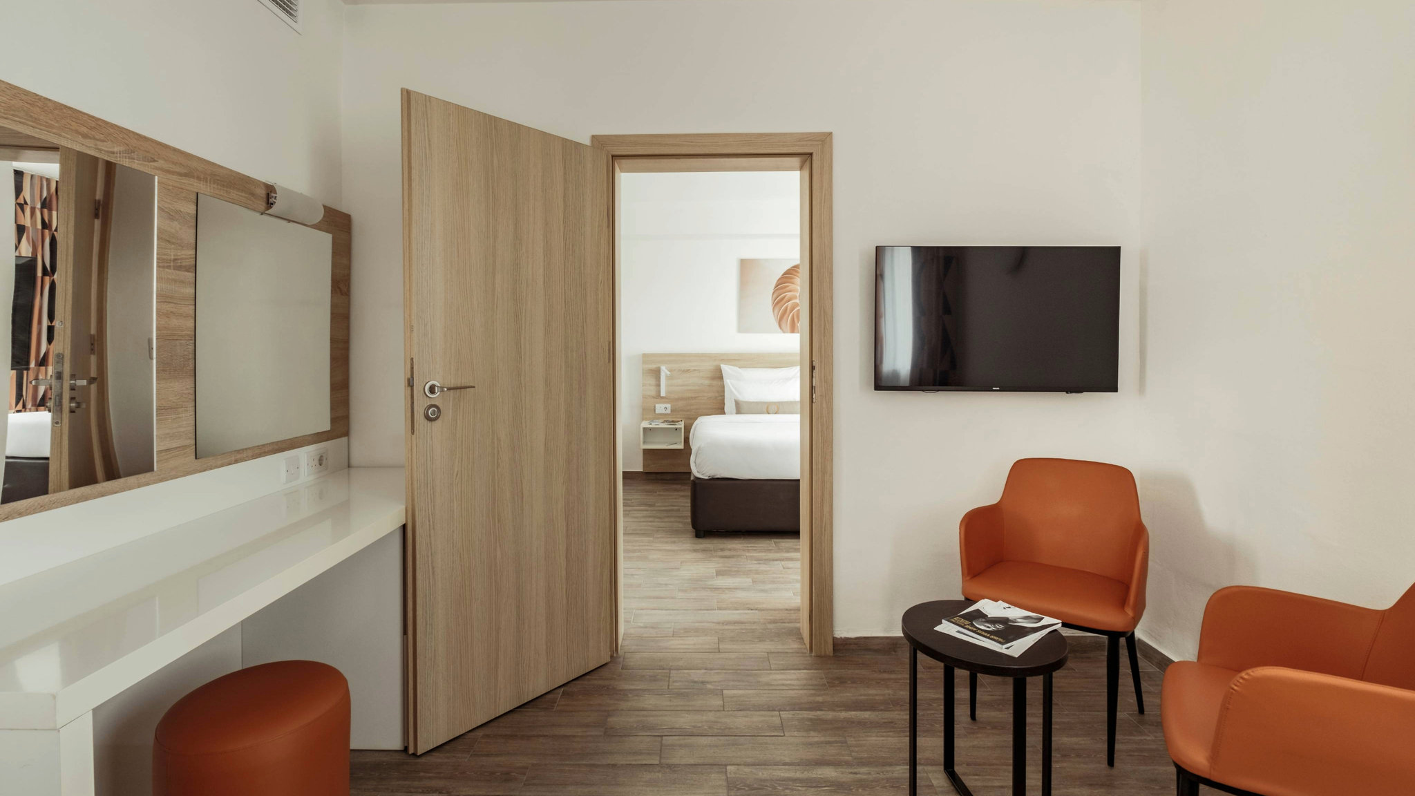 AX_ODYCY_-_Rooms_-_Family_Room_Land_View_(5)_S