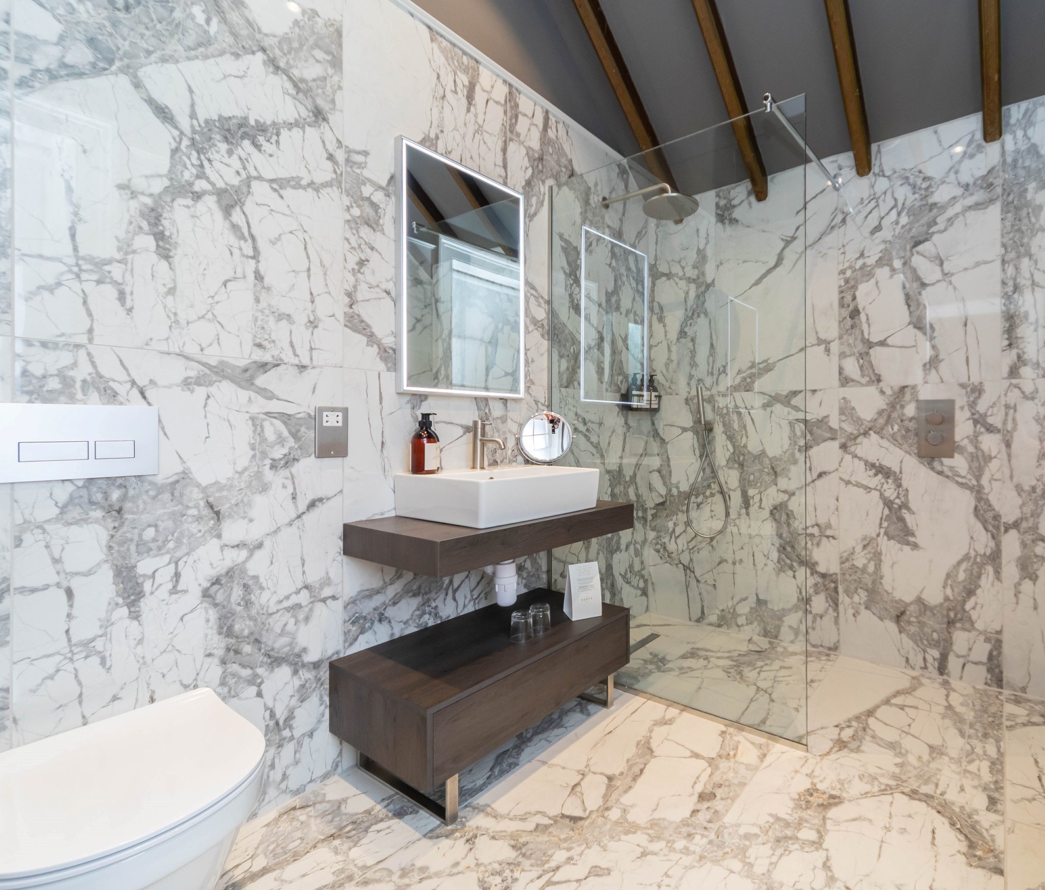 0b78gqnfRUe6mQ8tNcjjFA_The_Scott_-_Signature_Ensuite_3__S