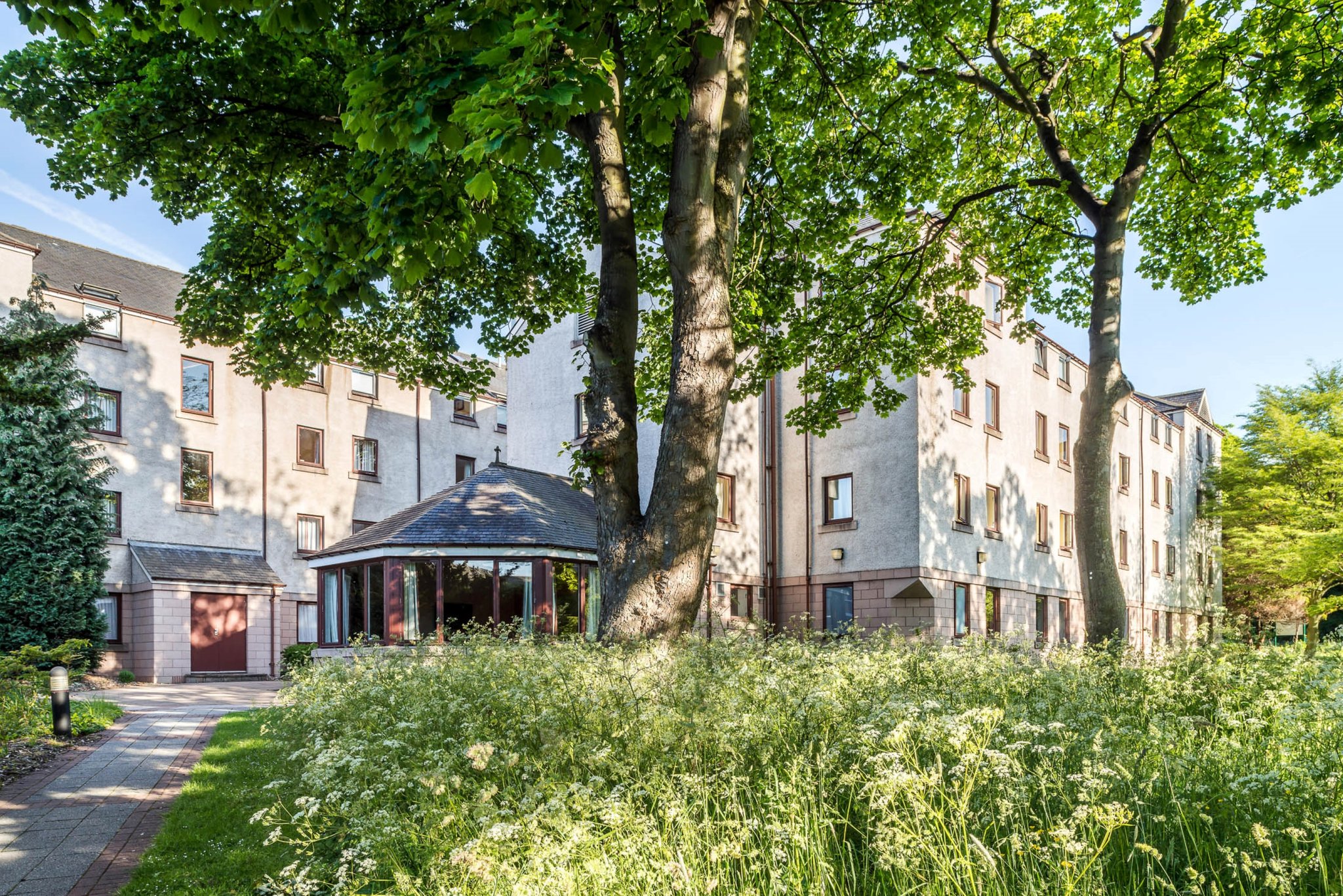 The_Scholar_Building_Exterior_._jpg_S