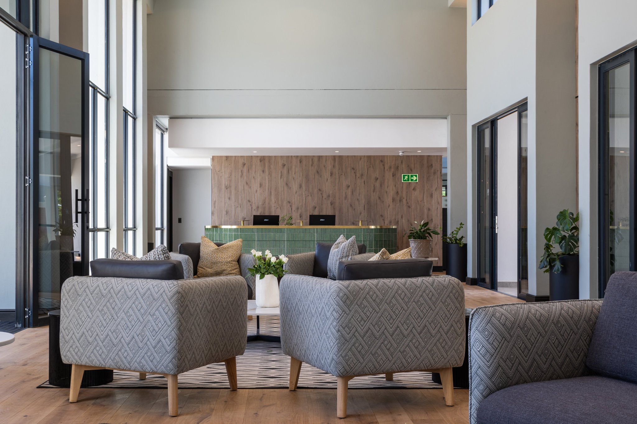 Hotel_Reception_lobby_(13)_S