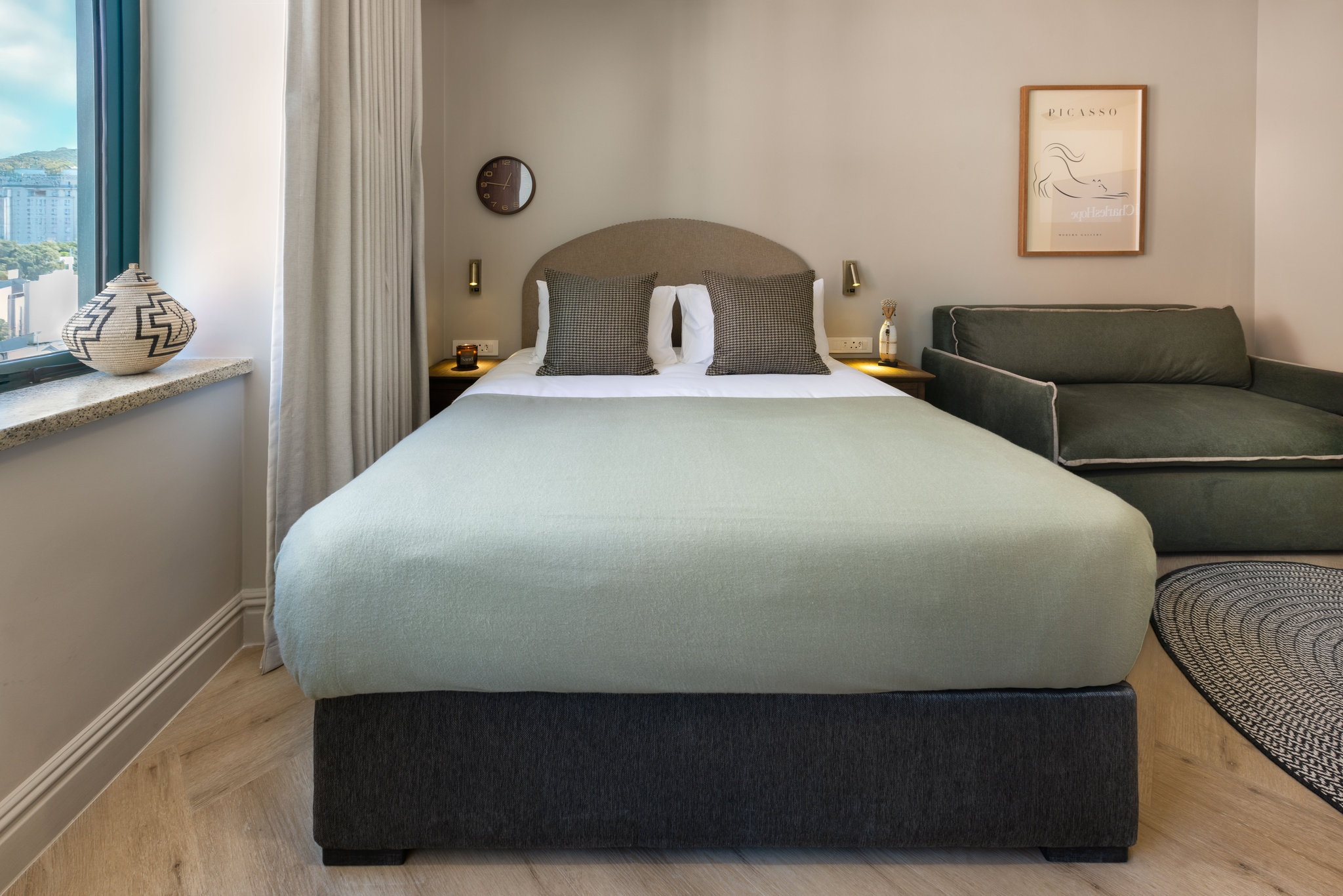 ajTDSJTC0UyFDxh2vZu1Bg_Superior_Studio.(13)_S