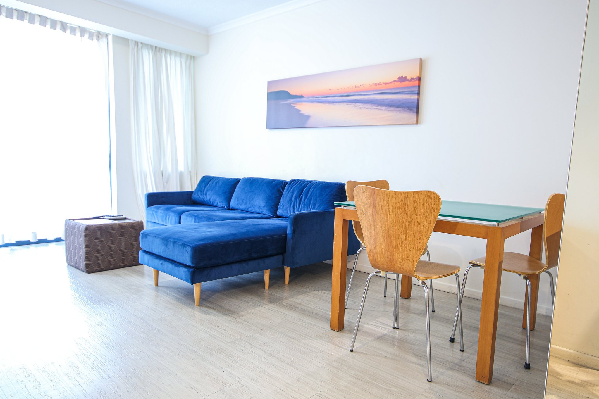 EeQl7ugCf0inCWshcG6MZQ_Living_Room_-_612_S