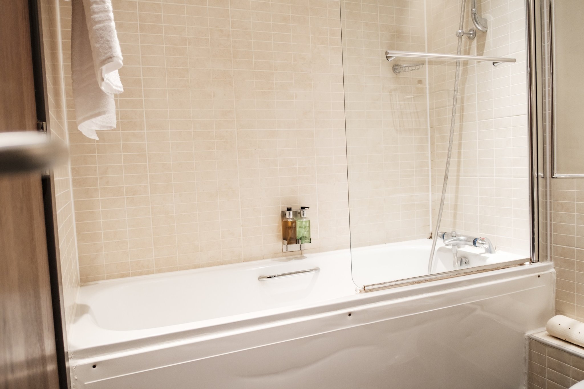 Double_Room_Bathroom2_S