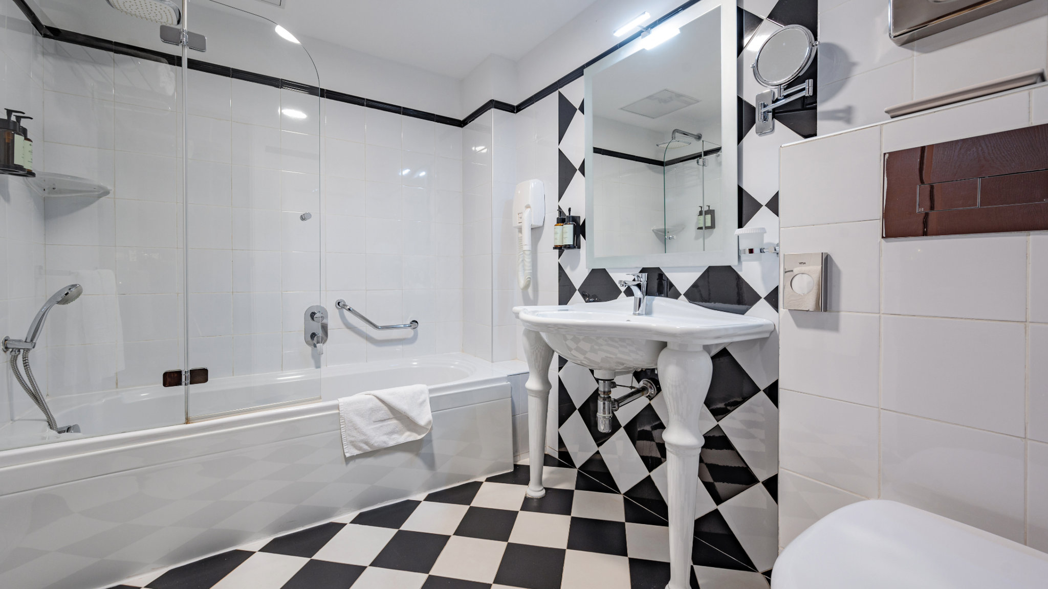 AX_The_Victoria_Hotel_-_Junior_Suite_(1)_S