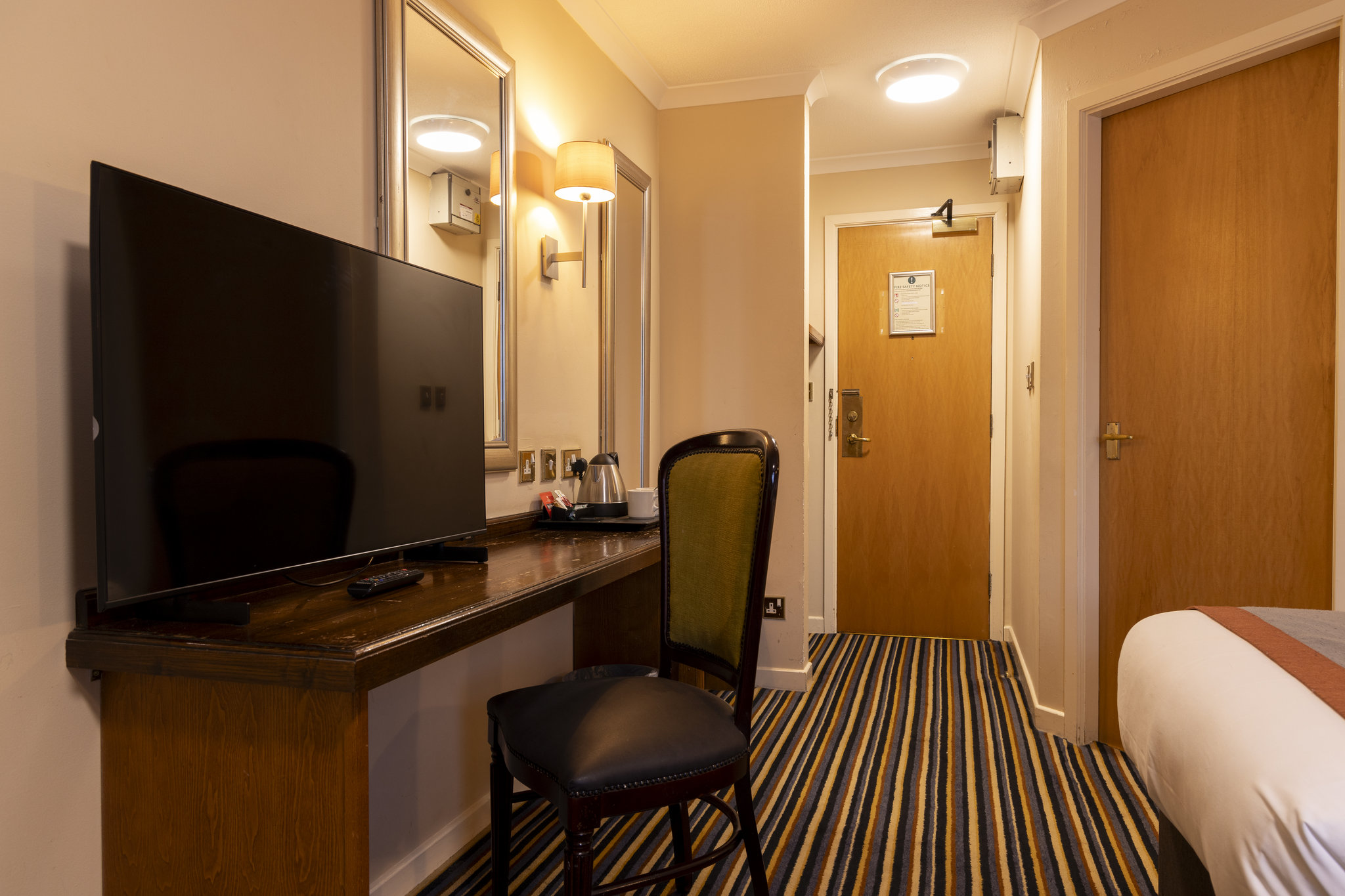 5305_DB_HH_Weathervane_Stoke-On-Trent_Venue_Twin-Hotel-Ro_S