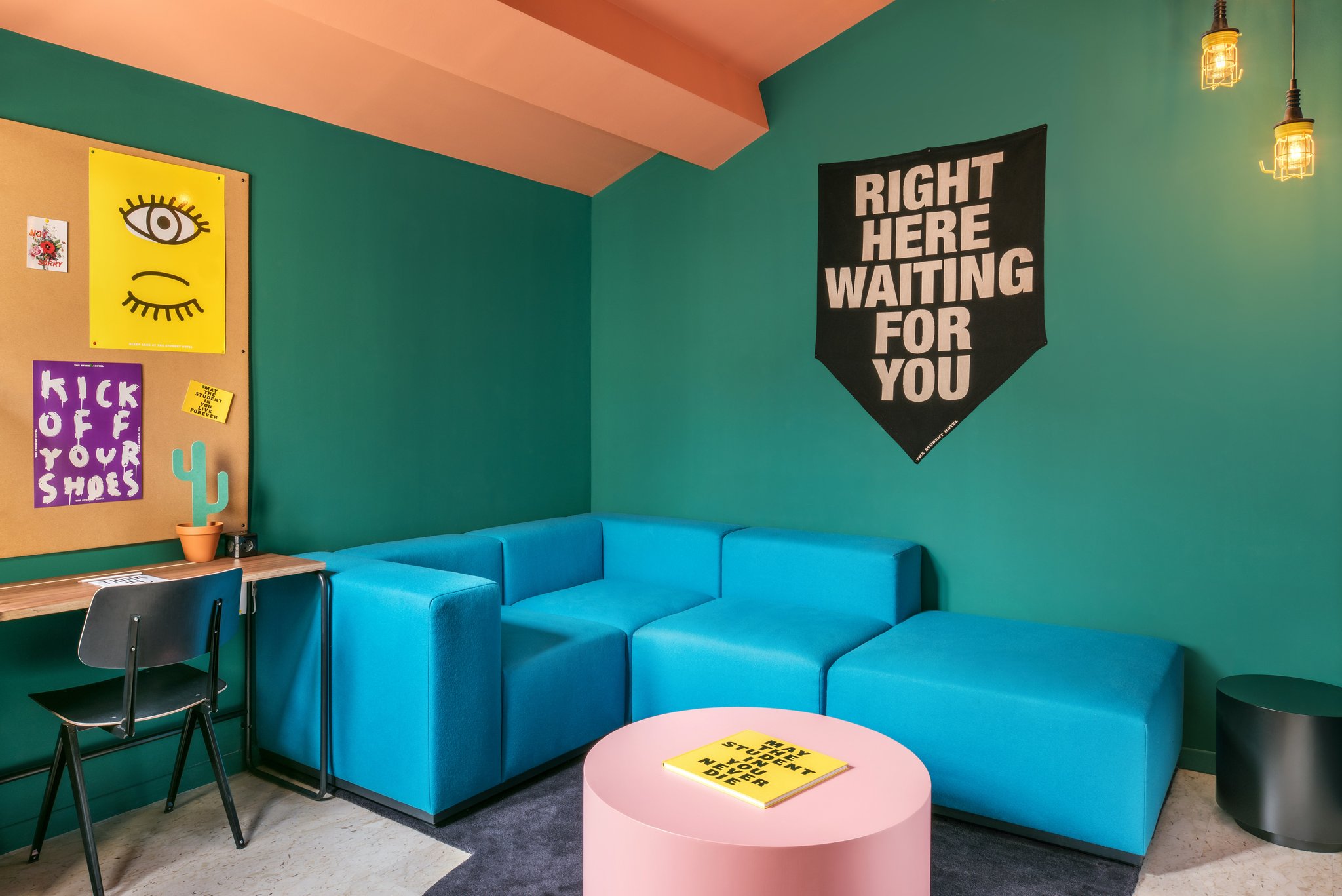 ZB8930WnN0GftkyZbR3J1w_Family_Studio_(4)_S