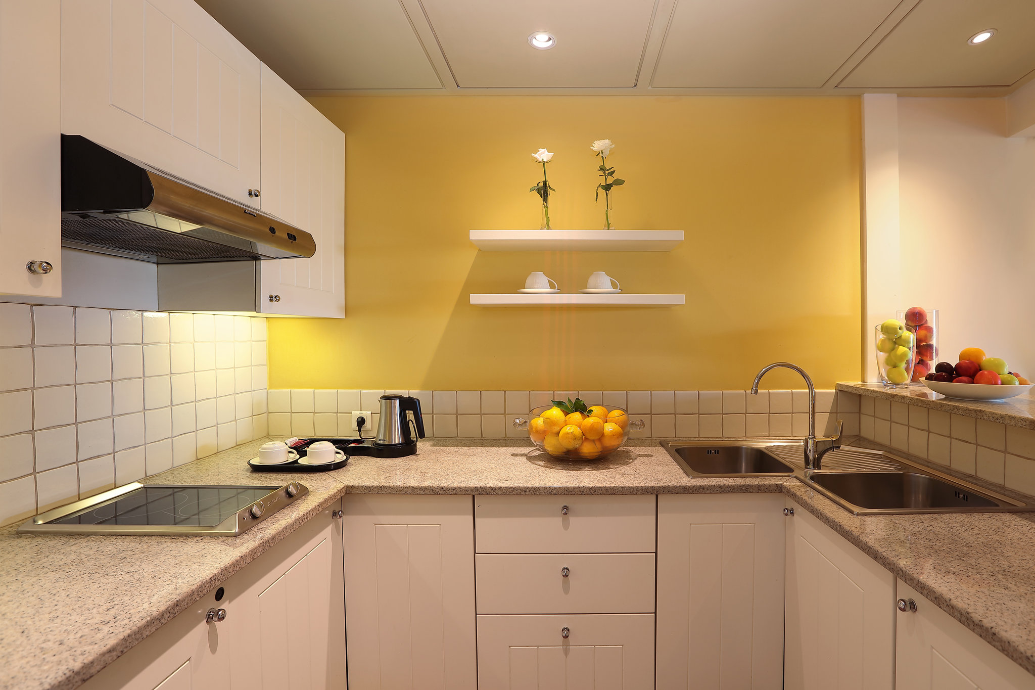 Superior_Room_2_Twin_Beds-B2T-kitchinette_S