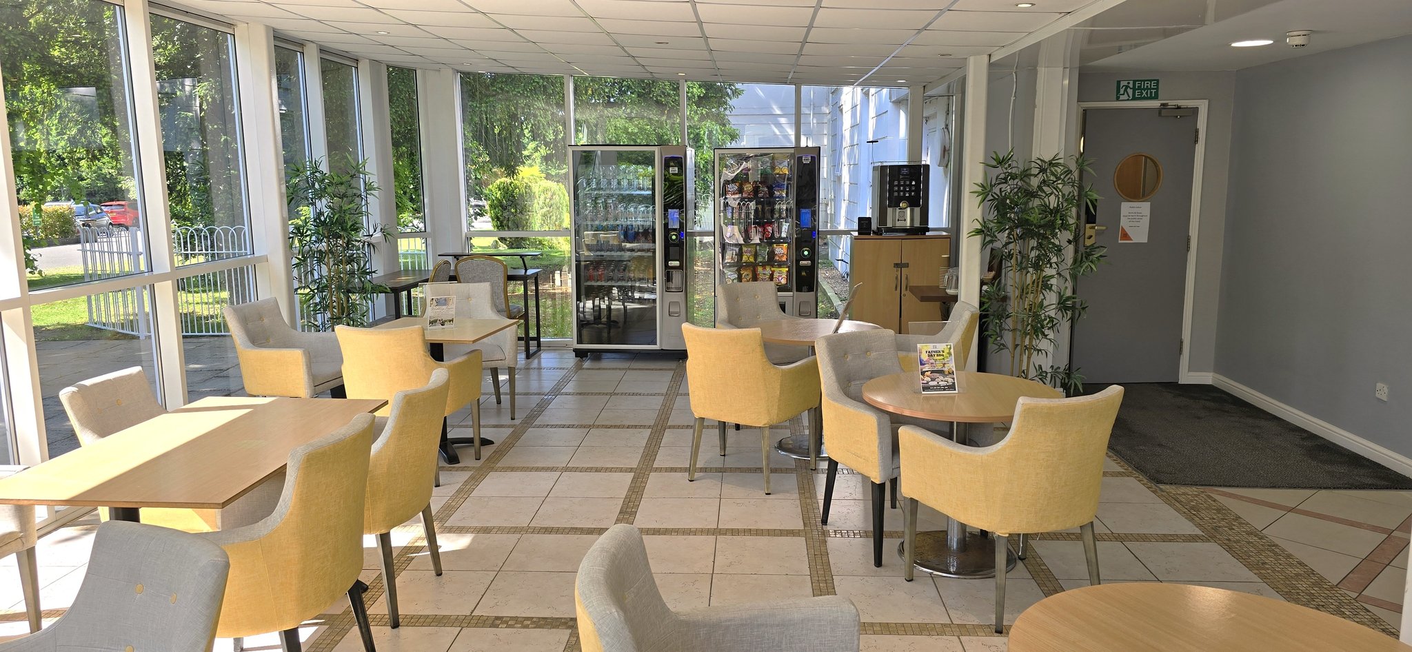 Leisure_Club_Coffee_Lounge_S