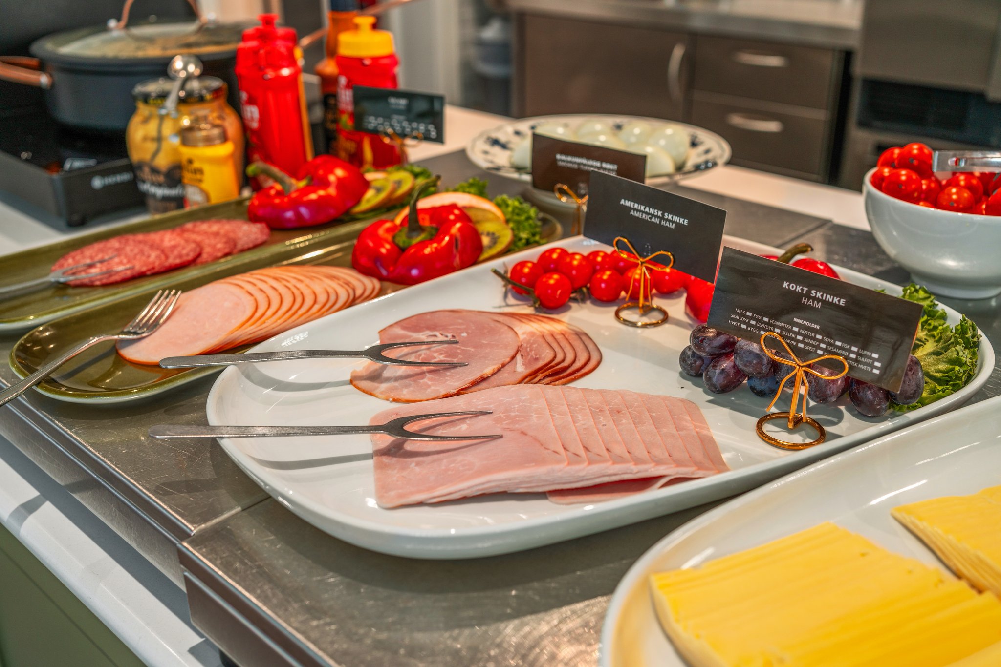 breakfast-buffet-first-hotel-Breiseth-Lillehammer-2_S