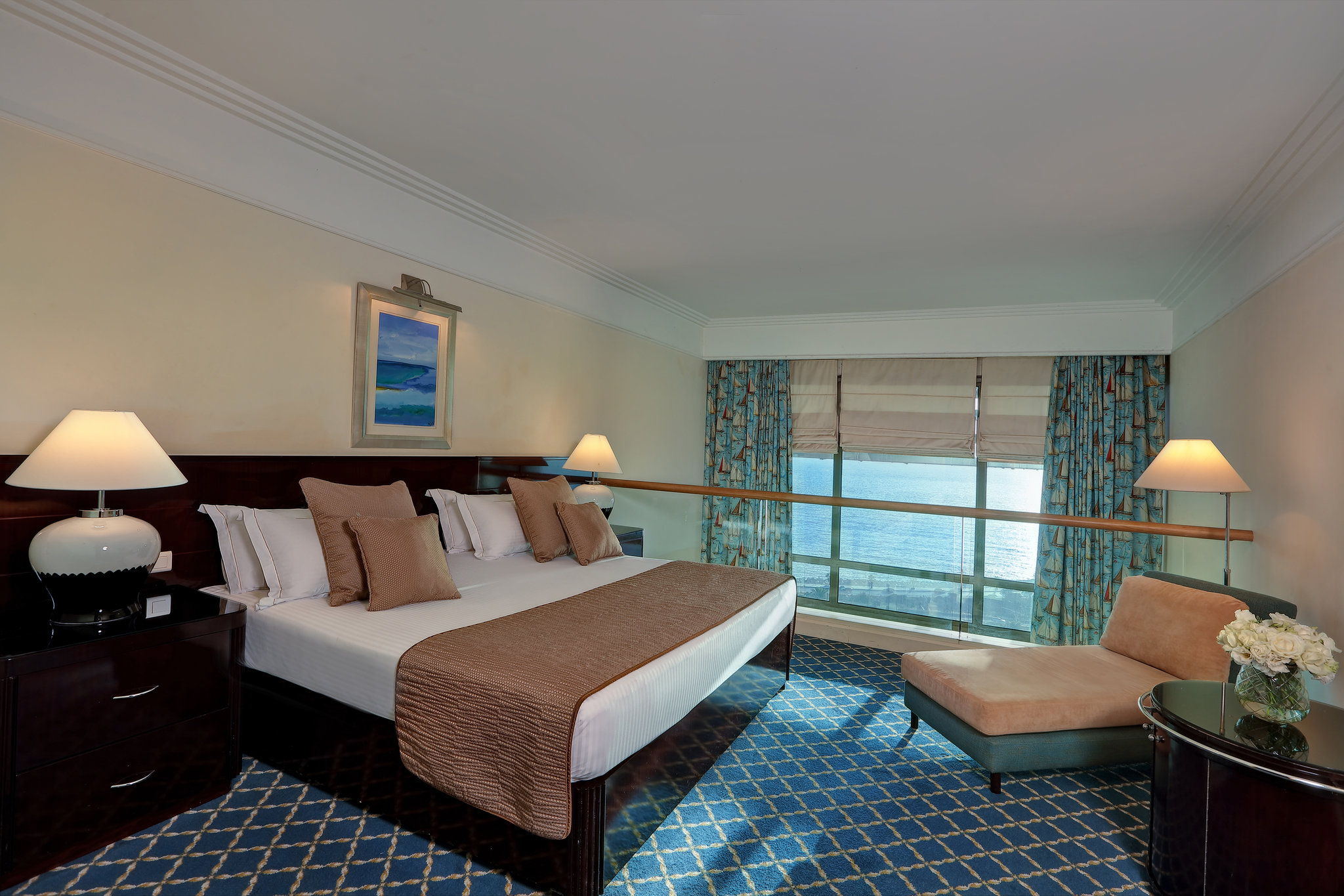 Deluxe_1_bedroom_suite_AS1-bedroom_S