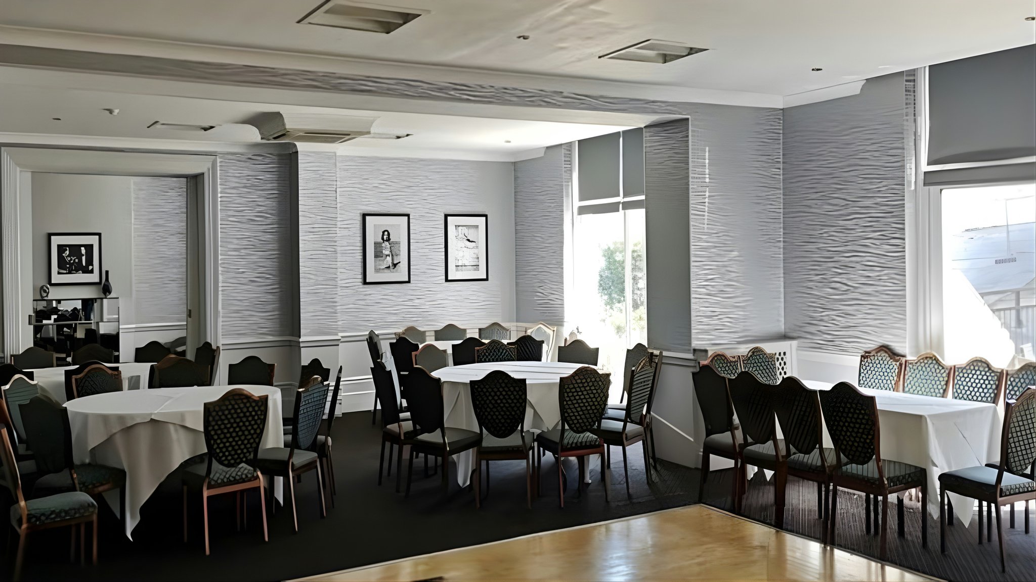 R5ET0pCvNEGcg8TbpwwOBg_Meeting_Room_S