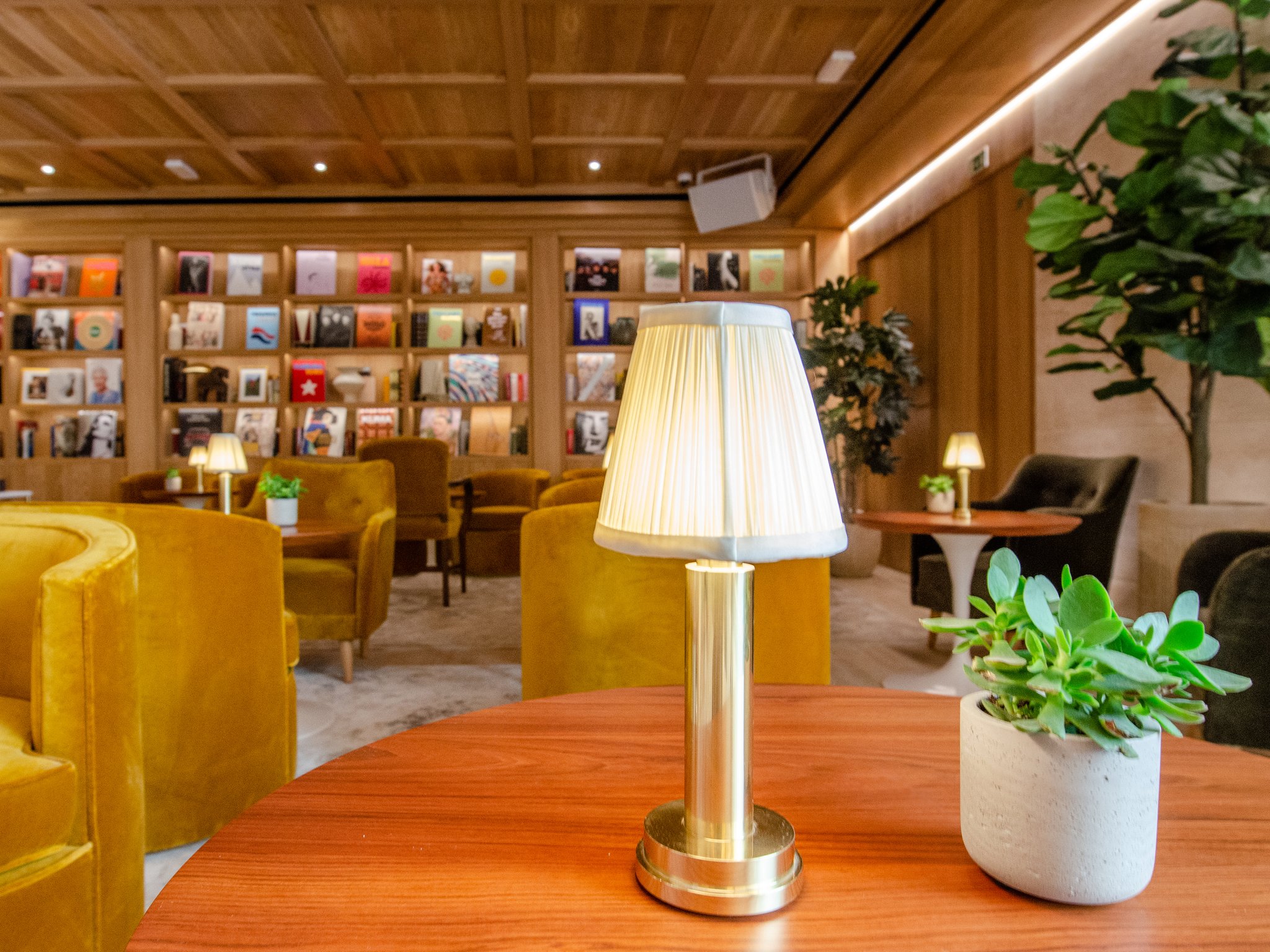 Library_and_Honesty_Bar8_S