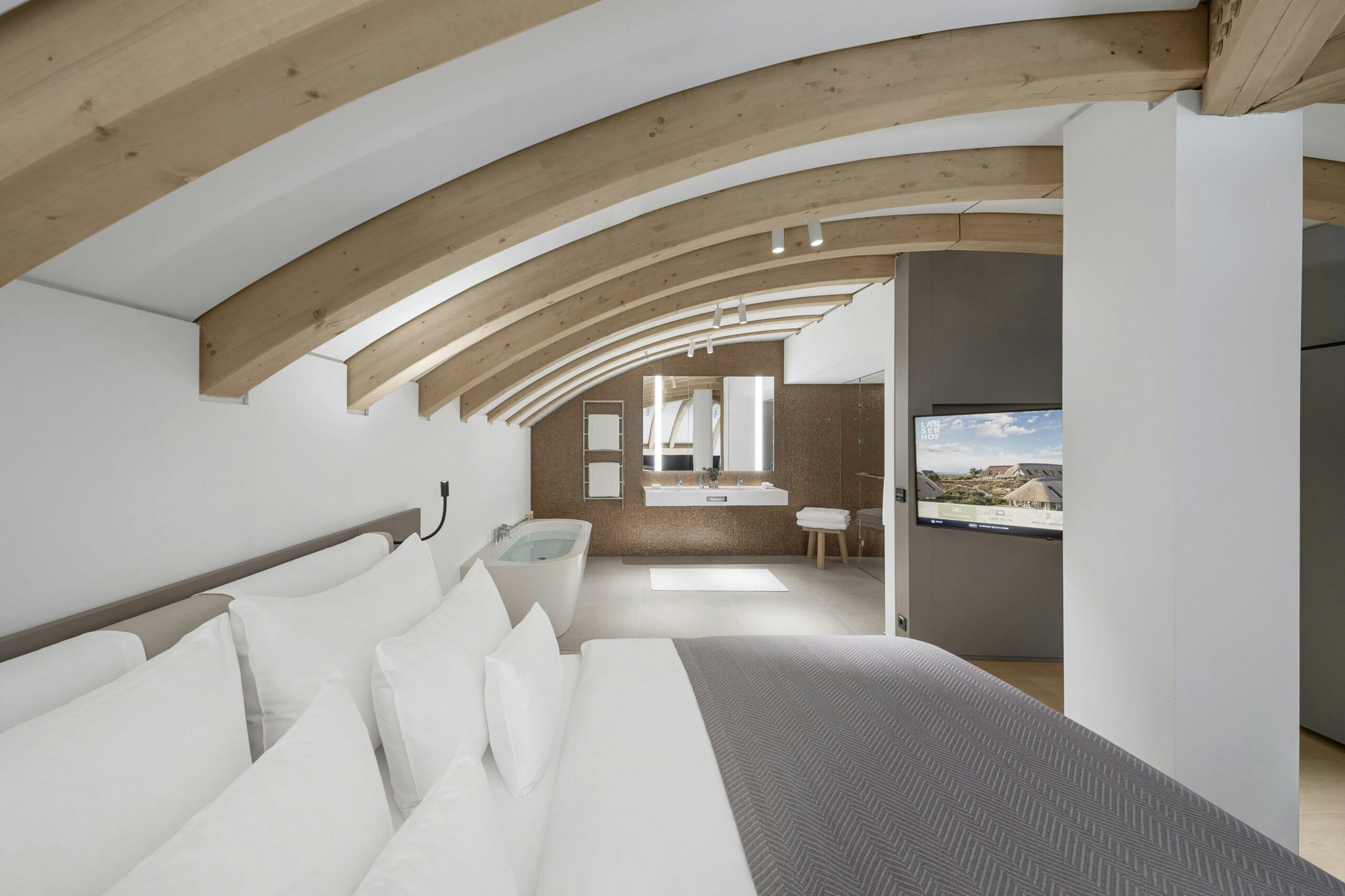 uYvZYcKEUOGvZP3AZLhRA_Elysium_Loft_Suite___SU1_3_S