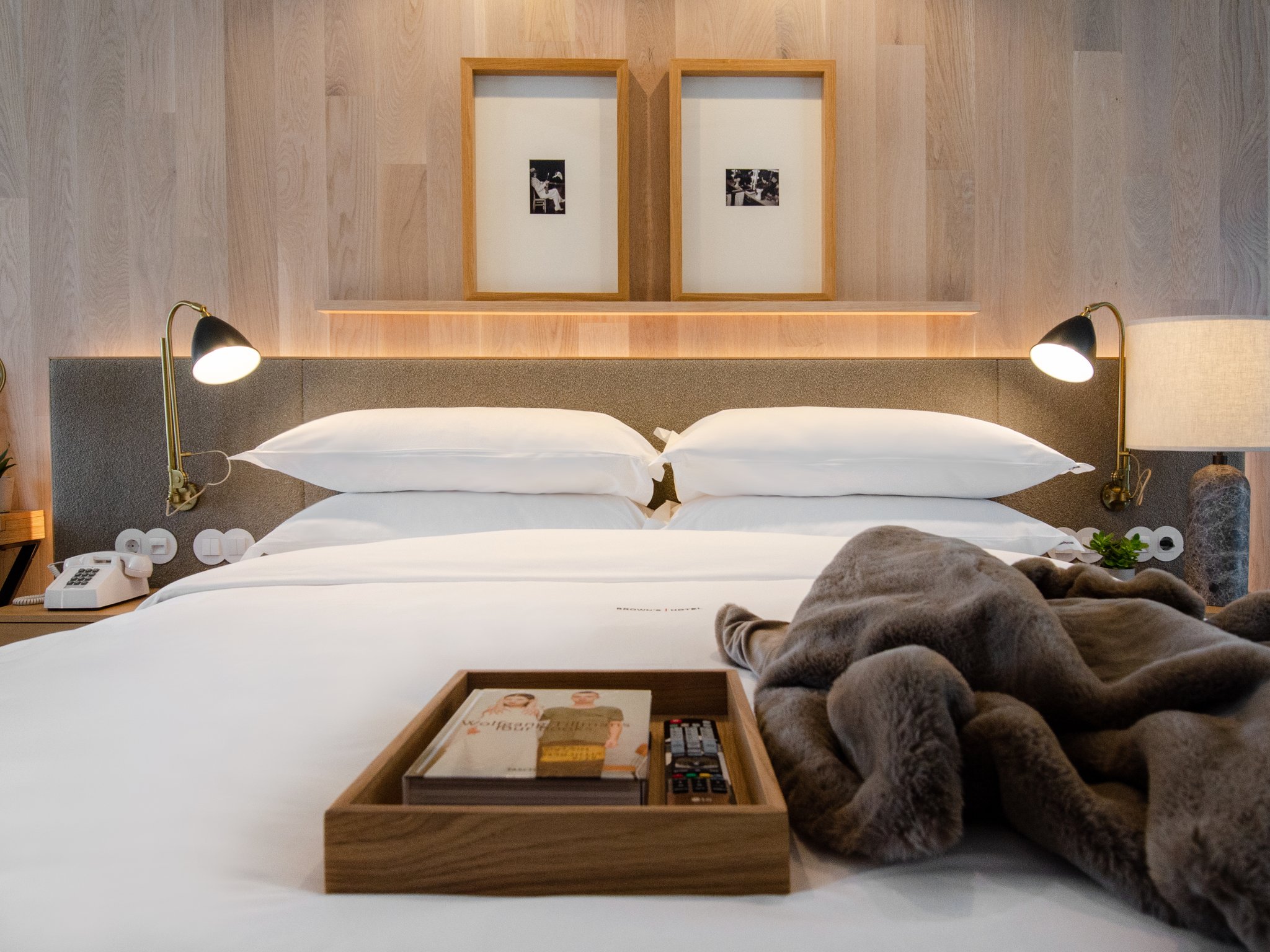 Contemporary_Junior_Suite_Room2_S