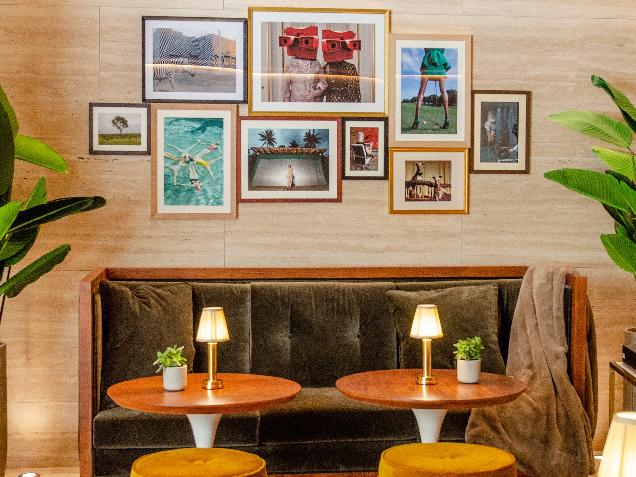 Library_and_Honesty_Bar7_S