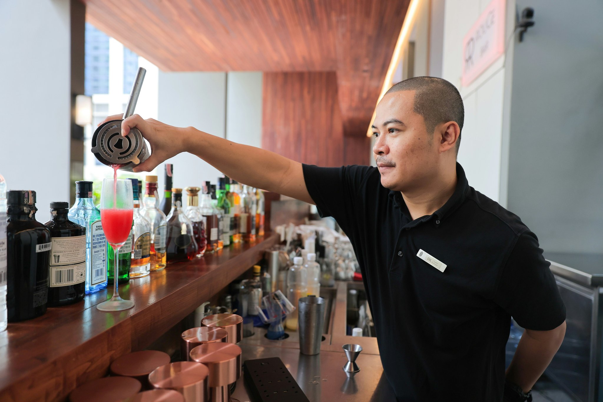 UslzpEuzqEGeIcoRO9V1hA_Hansar_RougeBar_06_S