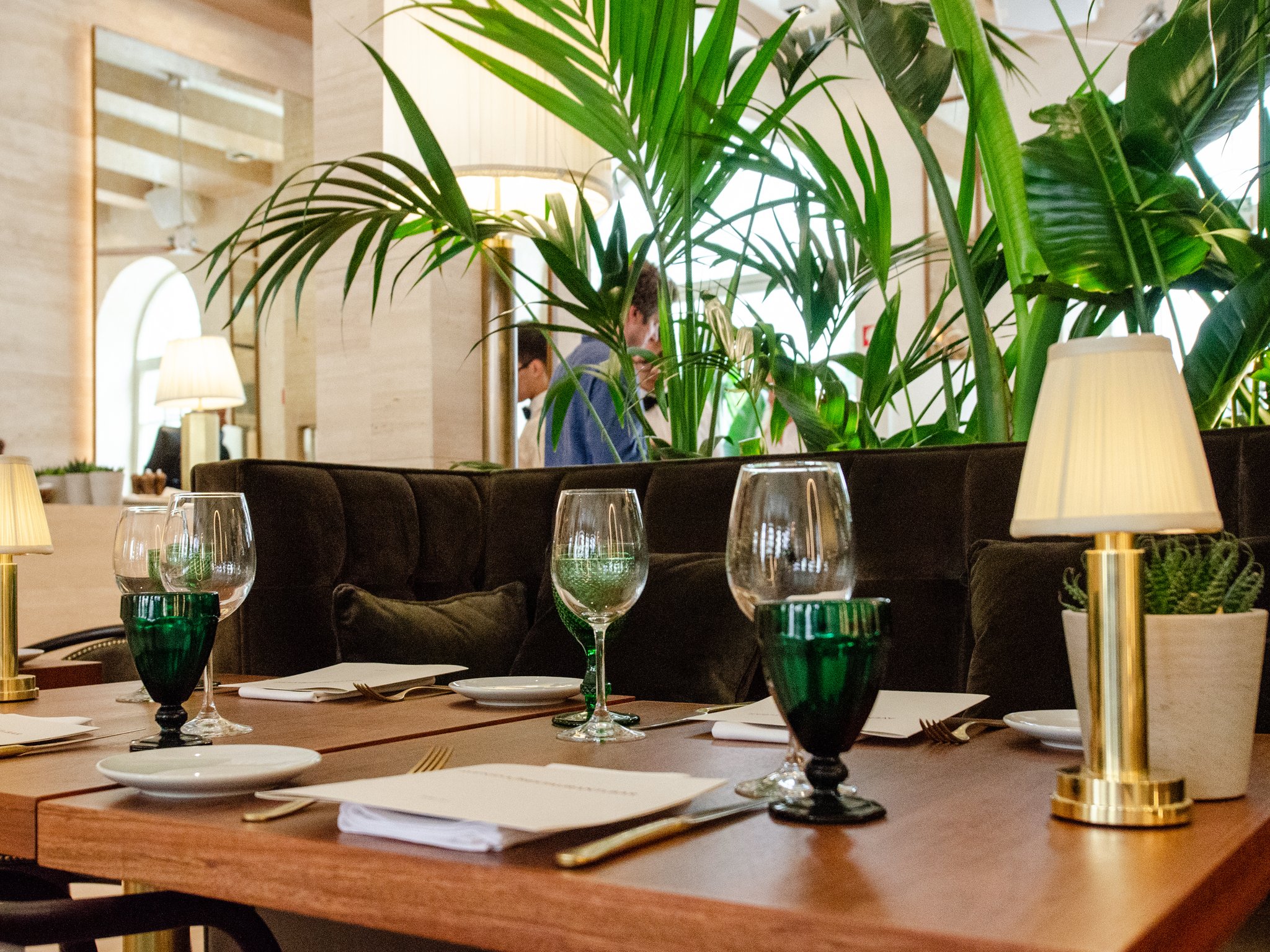 Avenida_Restaurant_and_Bar21_S