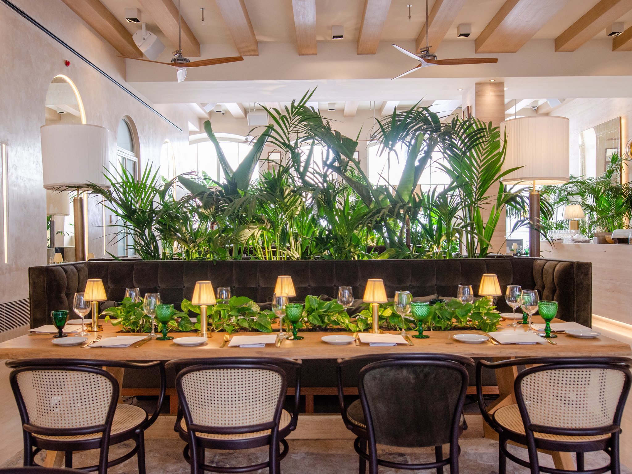 Avenida_Restaurant_and_Bar10_S