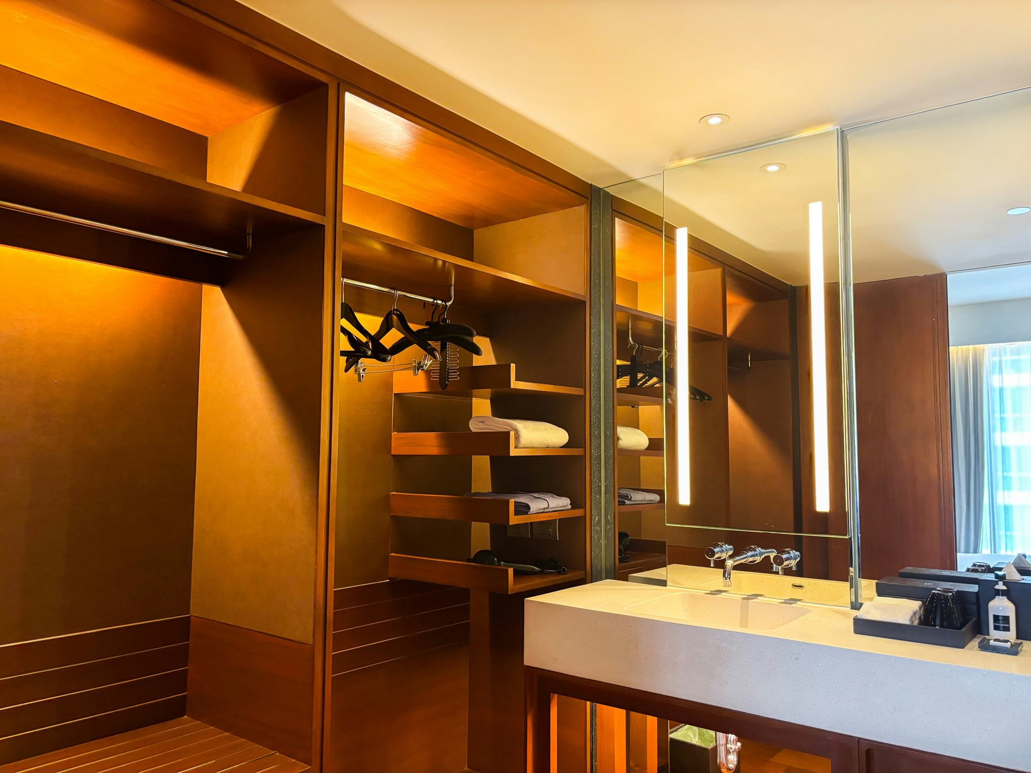 zR94mbk7QEm6pwBruipMOw_Hansar_UrbanSuite_05_S