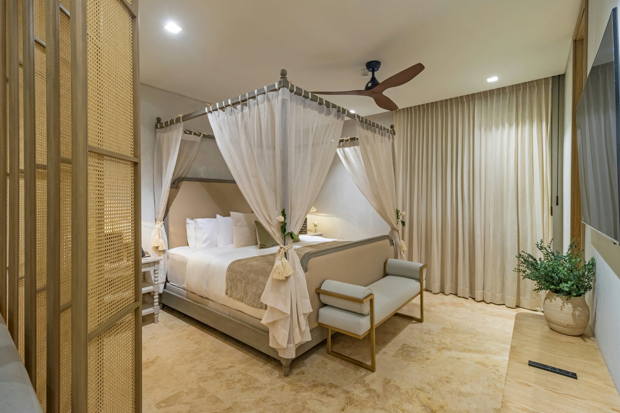 IijNgcz0SkGNG0bZKnKpA_Superior_Junior_Suite_-_1_King_Bed__S