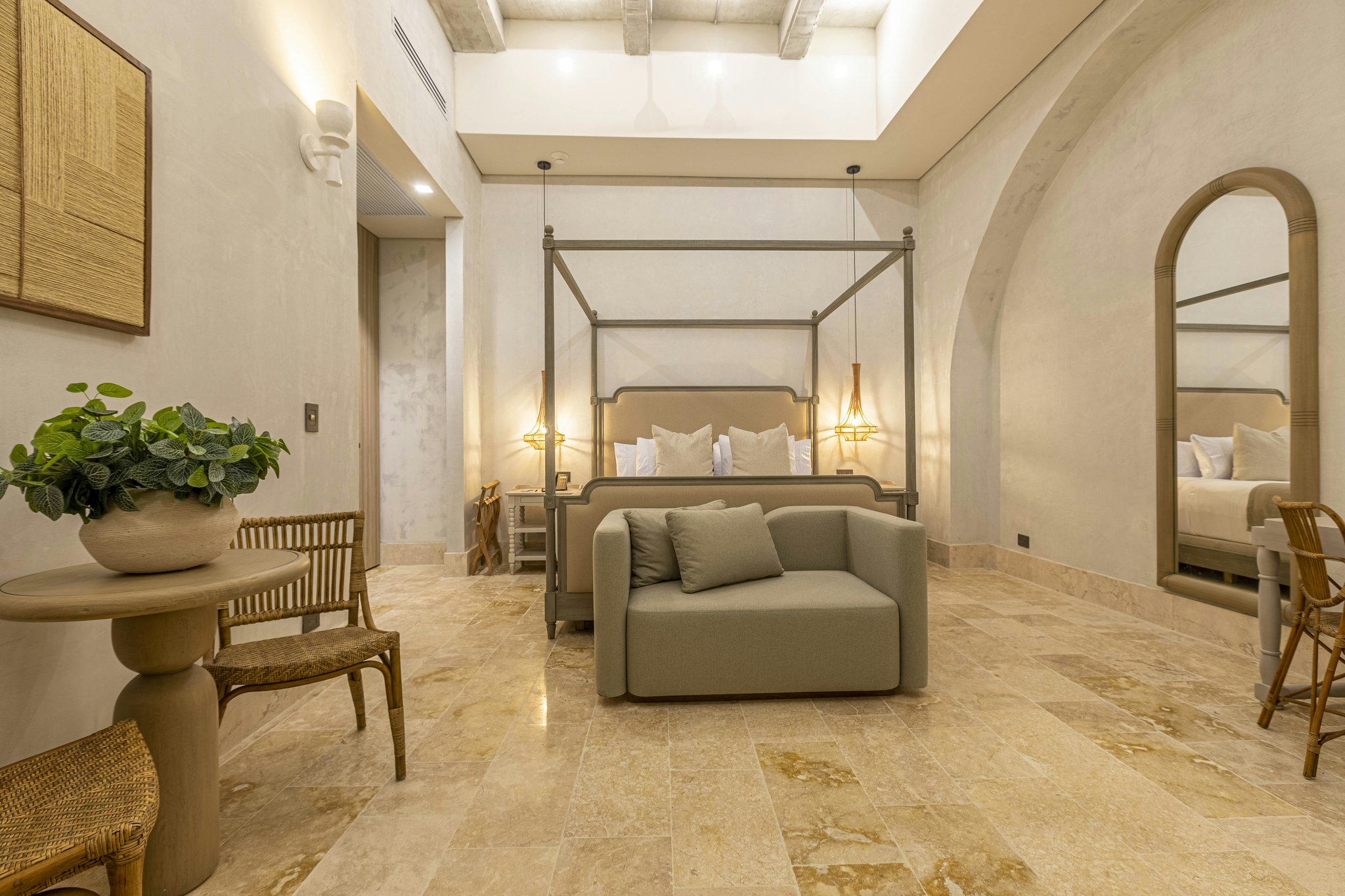 NmpzSKYBkE62lFKSmoKd4w_Standard_Junior_Suite_-_1_King_Bed_S