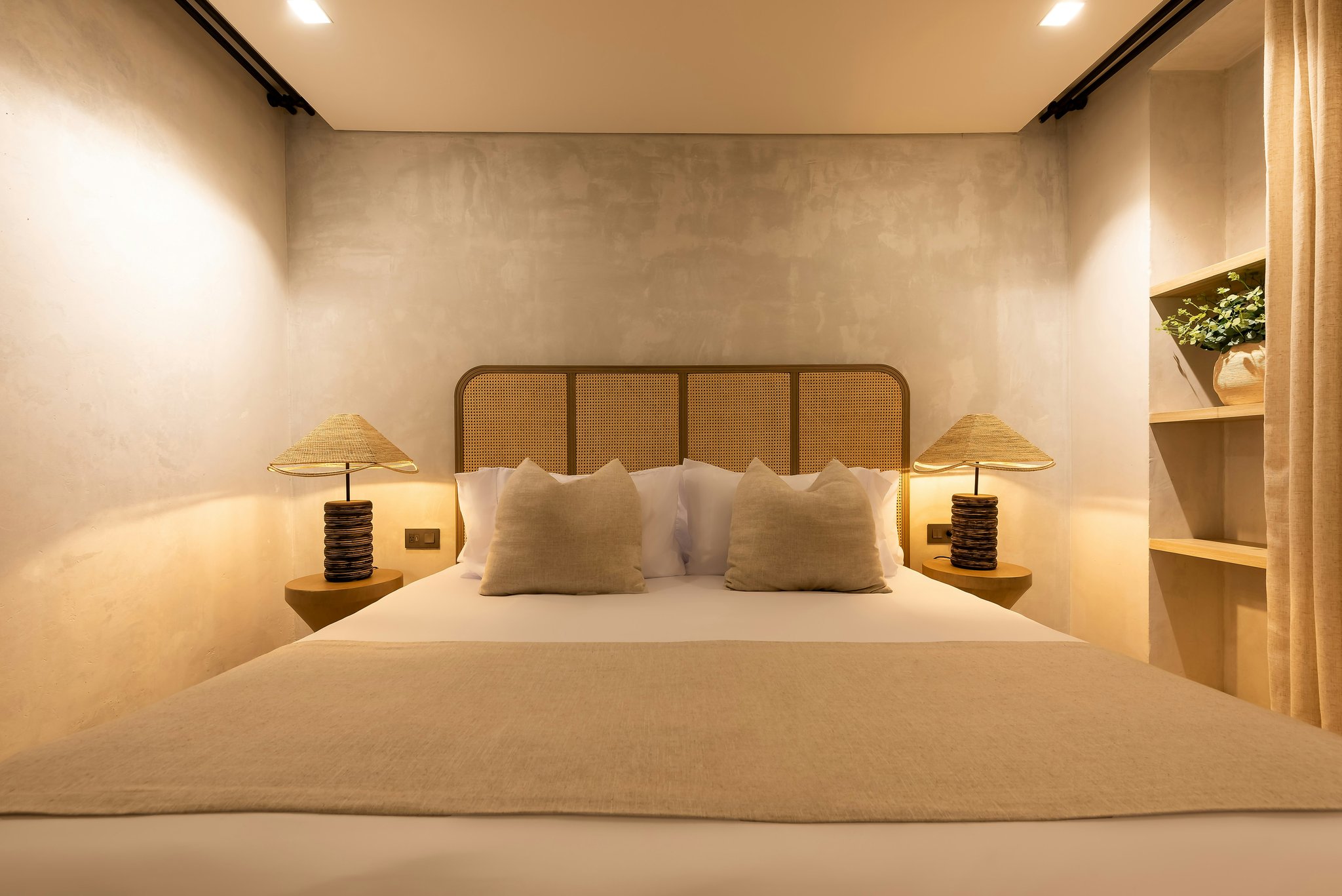61Ggj9GqC0eHyQcLKD7CQ_Suite_-_2_King_Beds_(8)_S
