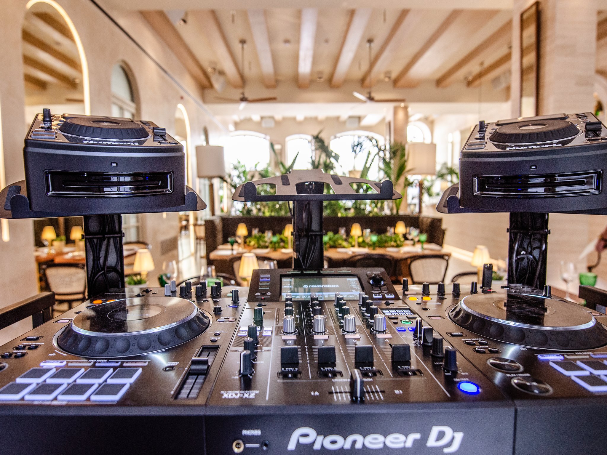 Avenida_Restaurant_and_Bar15_S