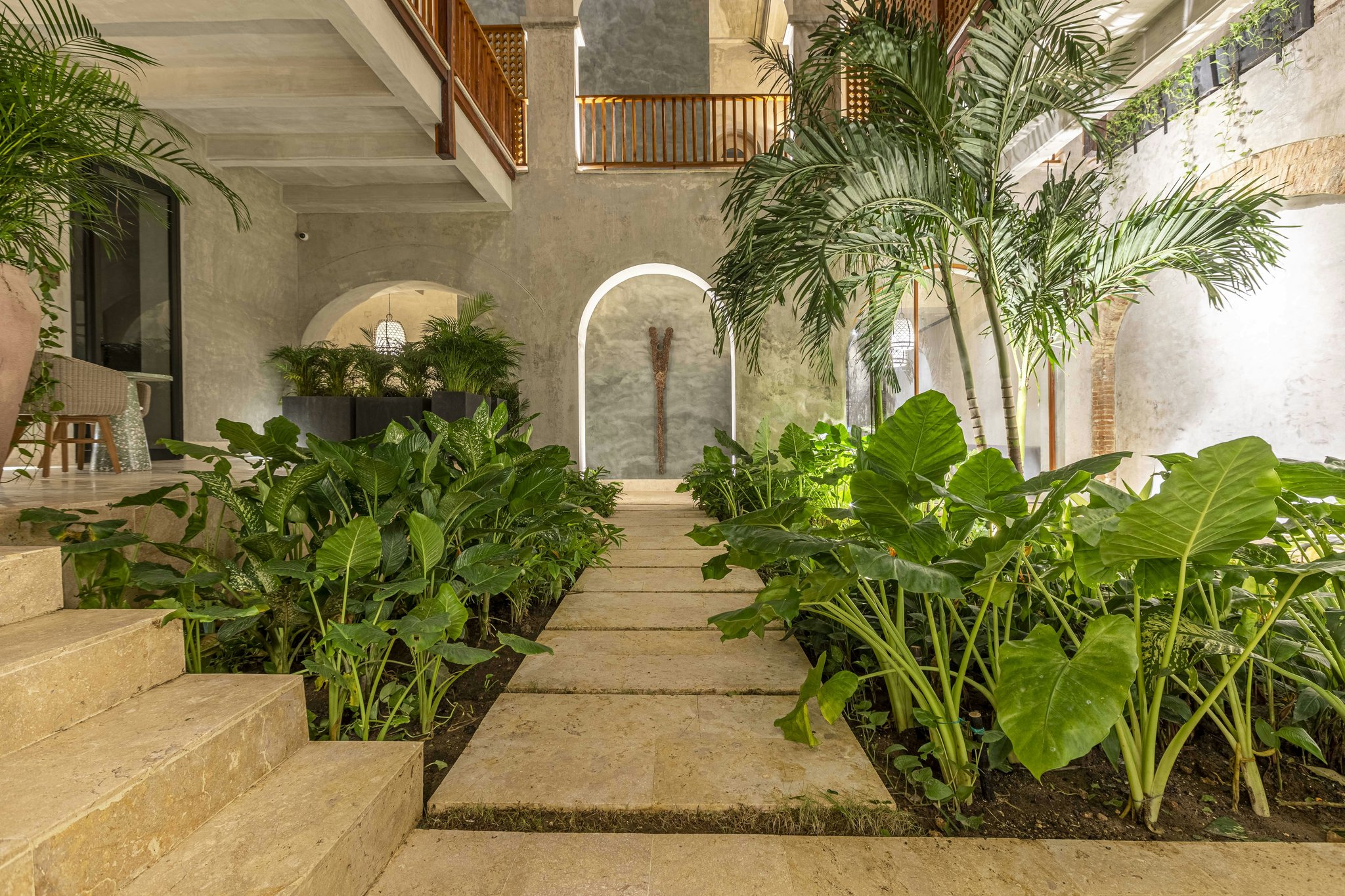 Cgfyc7iREEy3GFlLtIWwdw_Interior_Tropical_Gardens_(3)_S