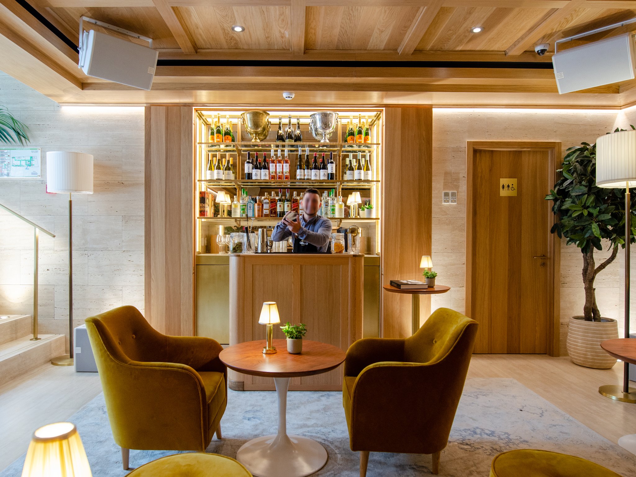 Library_and_Honesty_Bar25_S