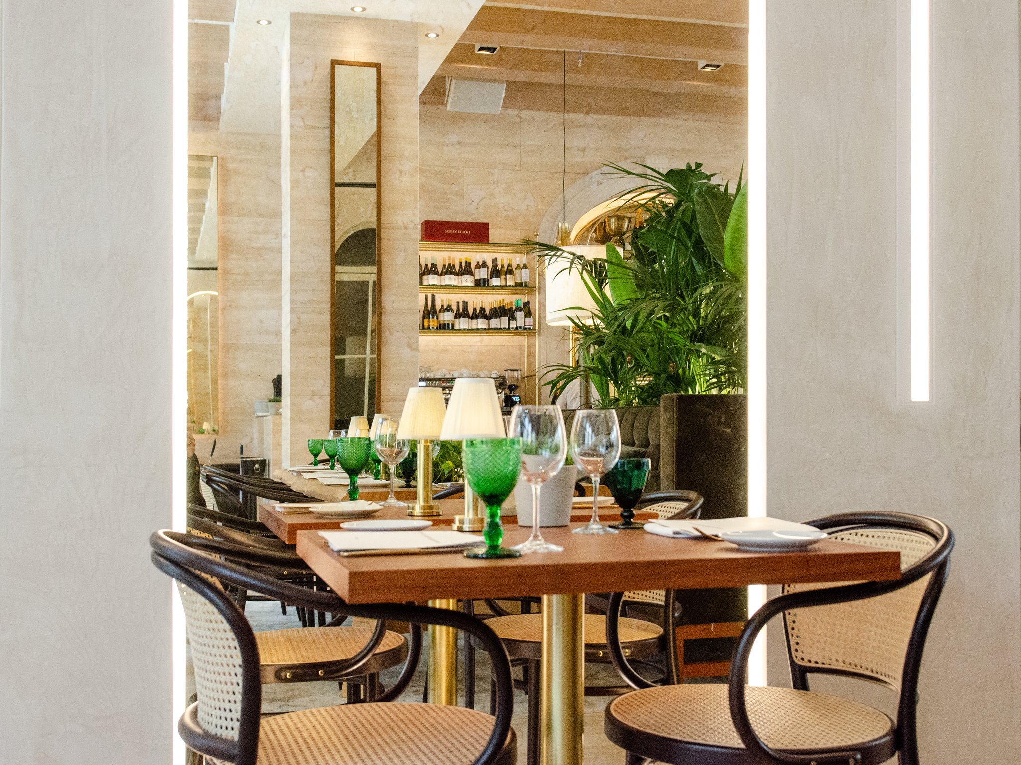 Avenida_Restaurant_and_Bar28_S