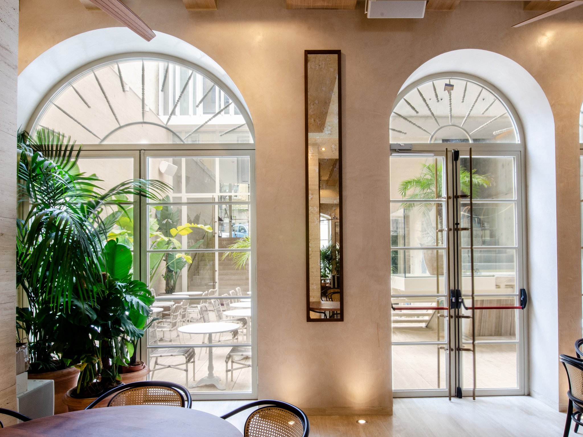 Avenida_Restaurant_and_Bar32_S