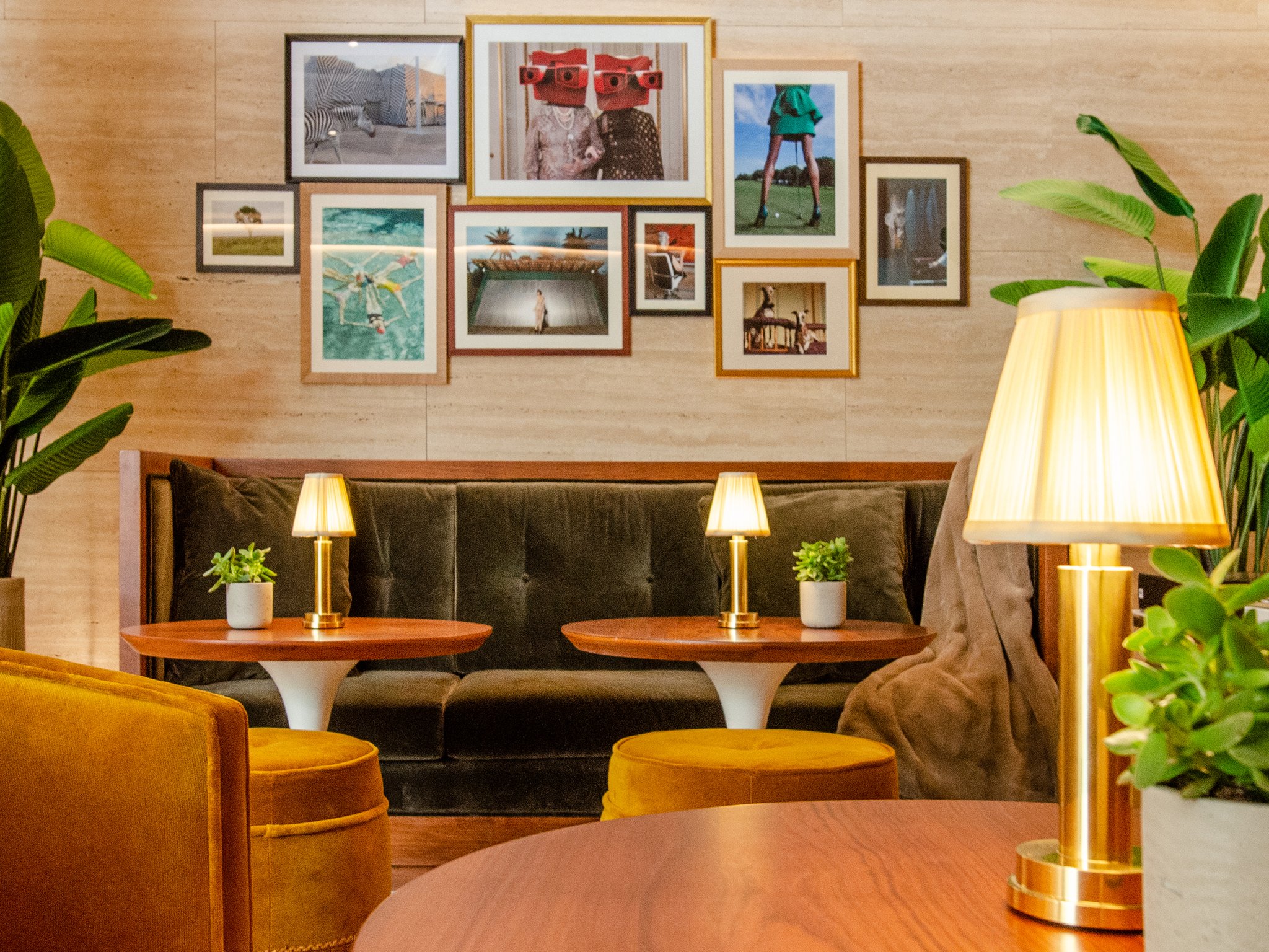 Library_and_Honesty_Bar19_S