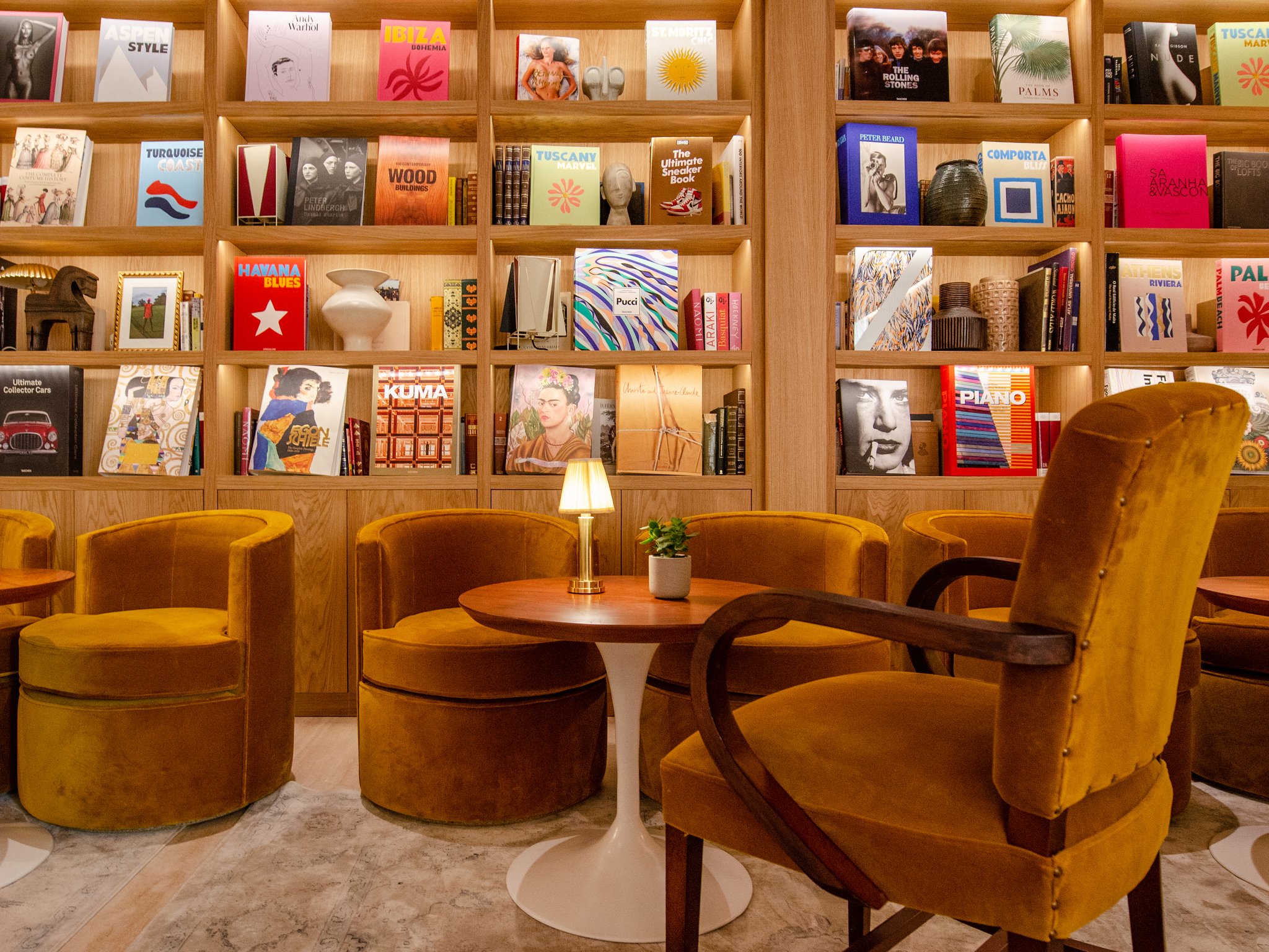 Library_and_Honesty_Bar23_S