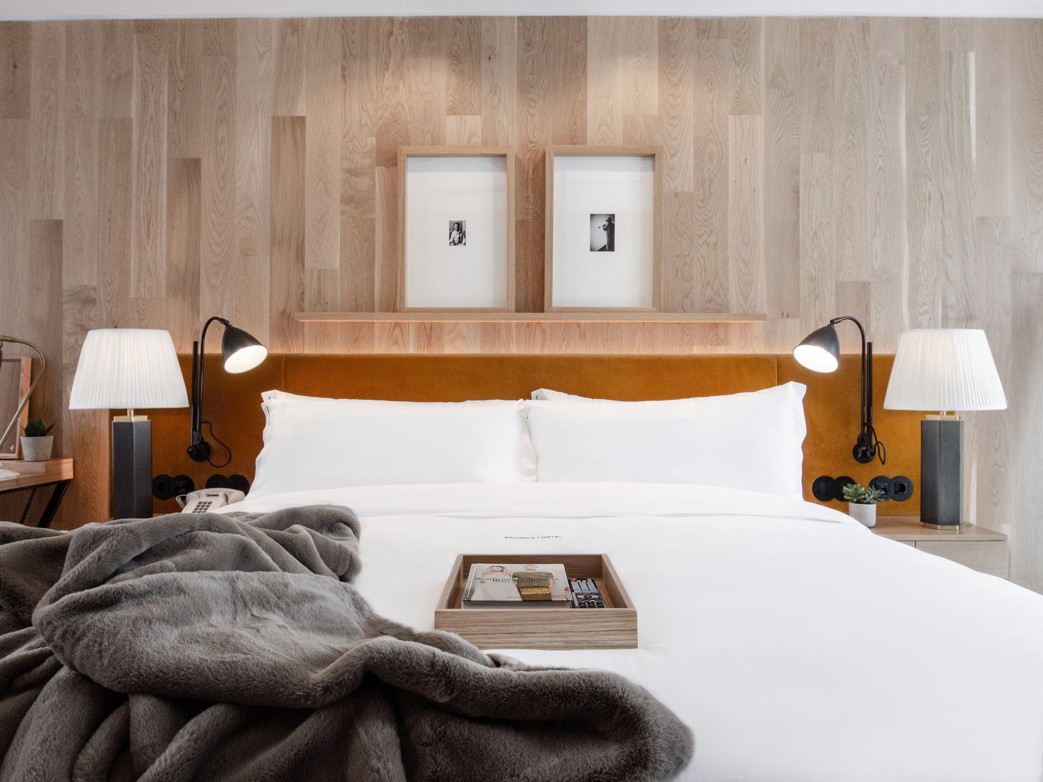 Contemporary_Junior_Suite_Room9_S