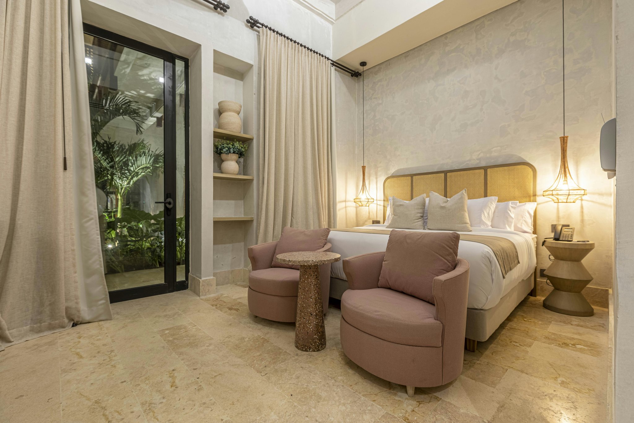 KfPapRsYUurs7c7g5hzA_Deluxe_-_1_King_Bed_(1)_S