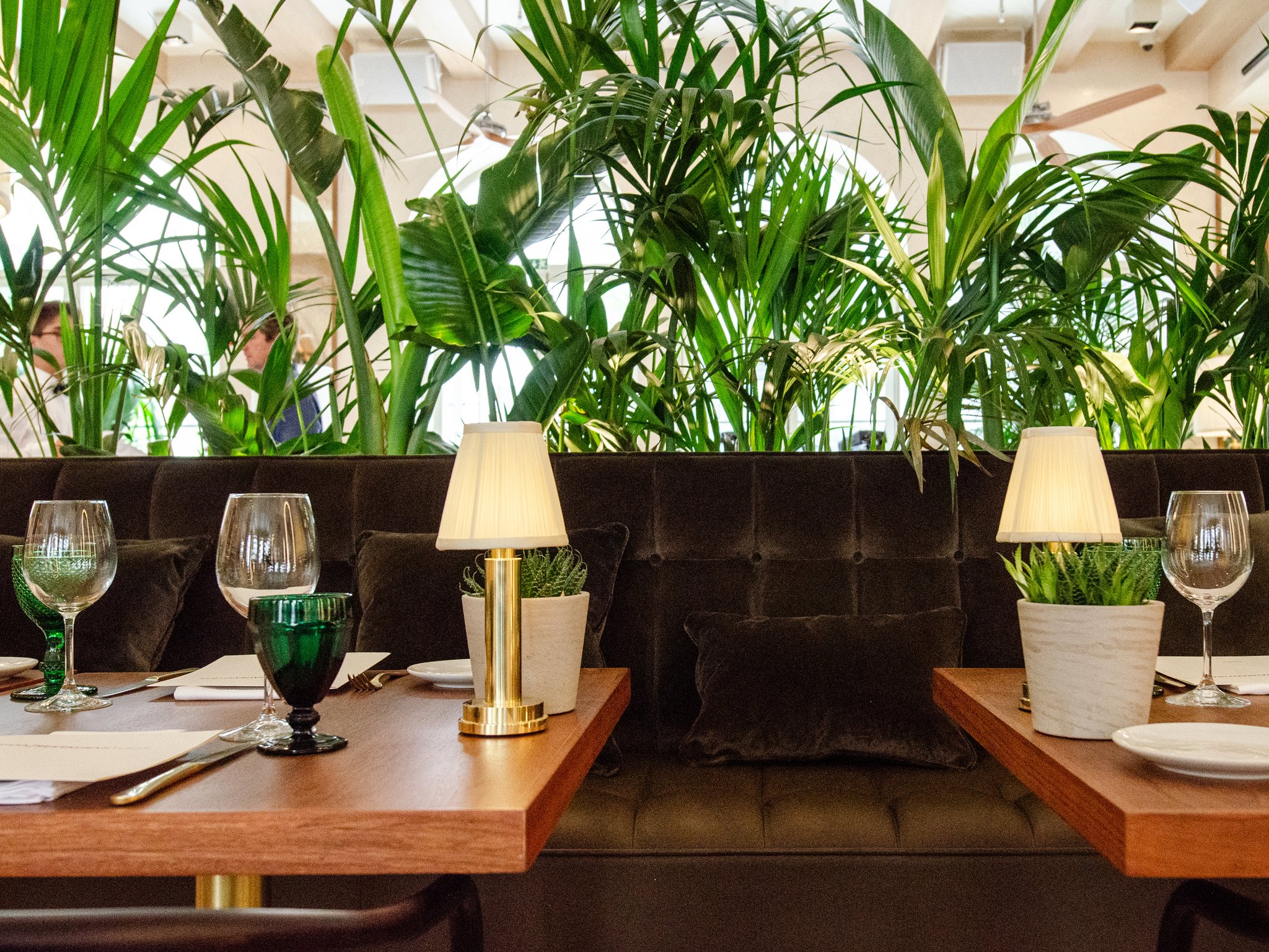 Avenida_Restaurant_and_Bar20_S