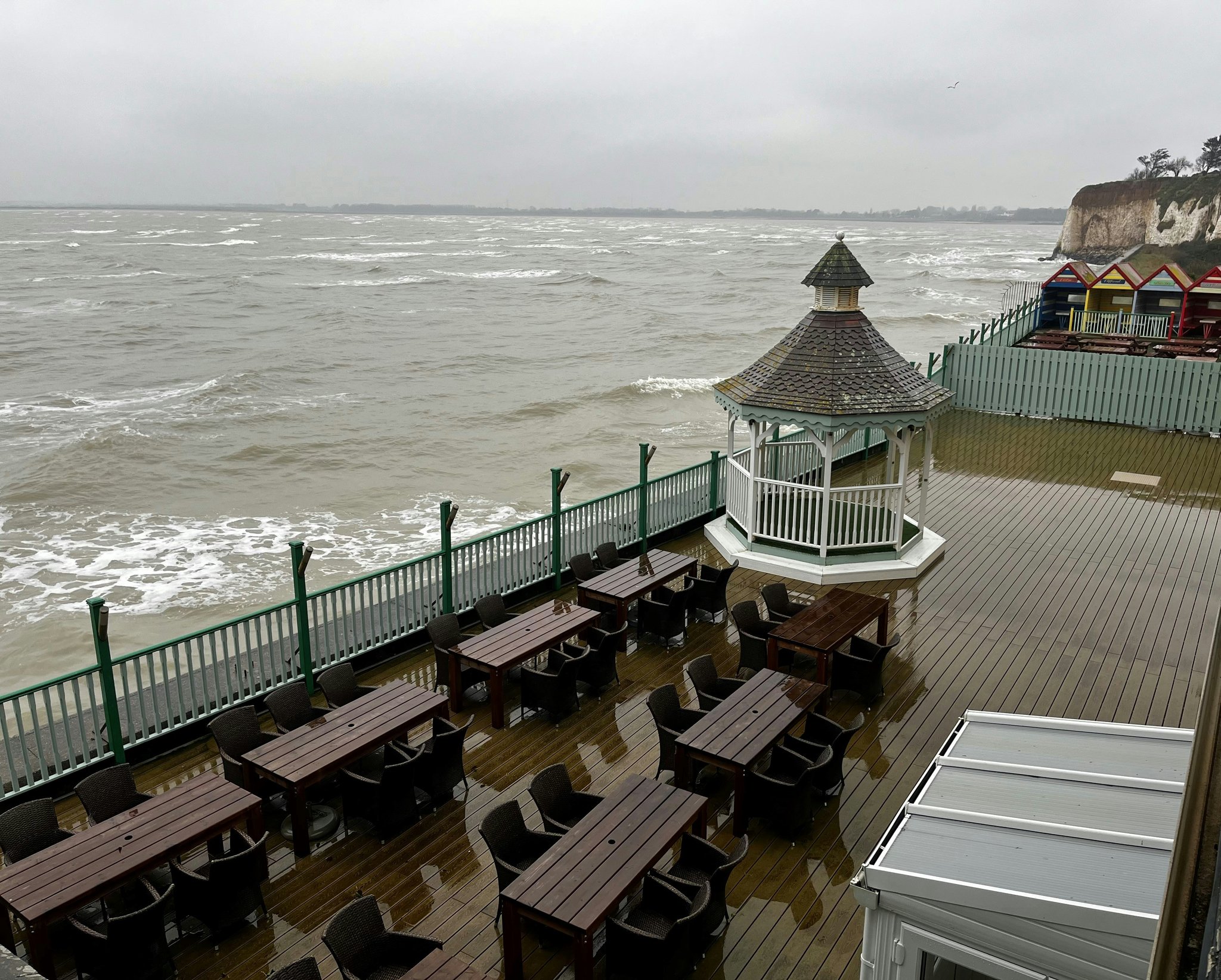 026yM05aNUuC3SadA2xrbw_Ravens_Decking_S