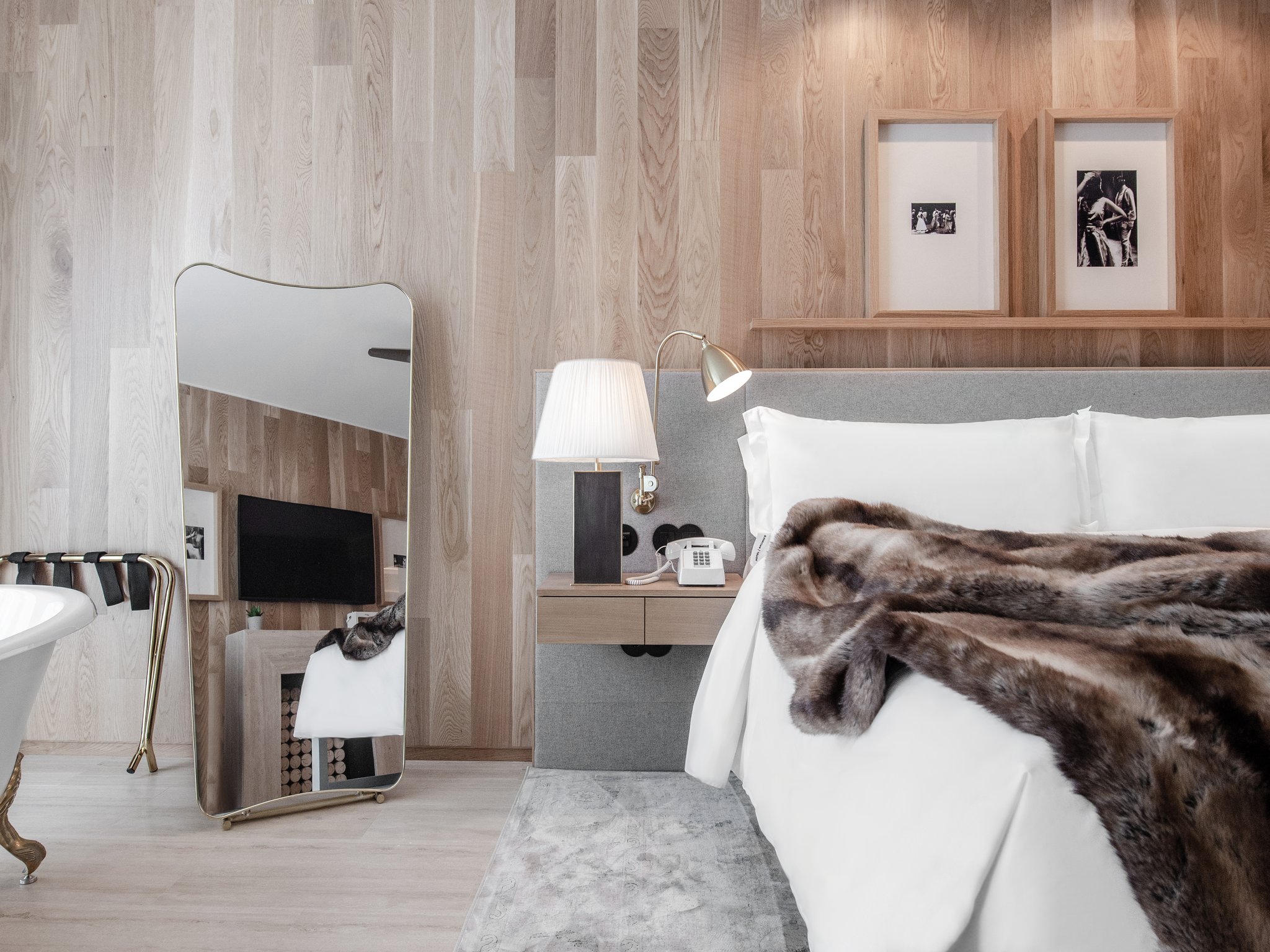 Contemporary_Junior_Suite_Room6_S