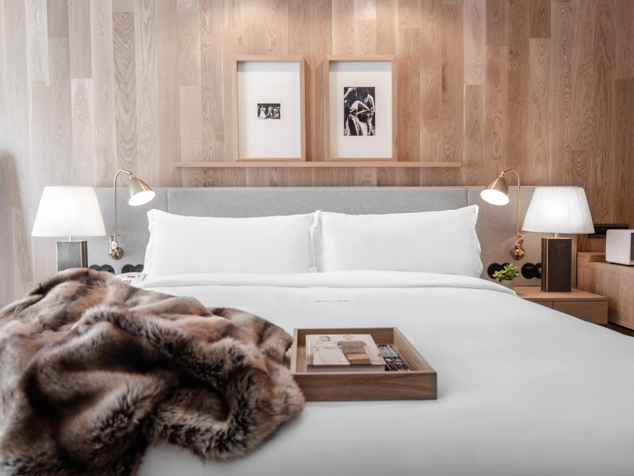 Contemporary_Junior_Suite_Room5_S