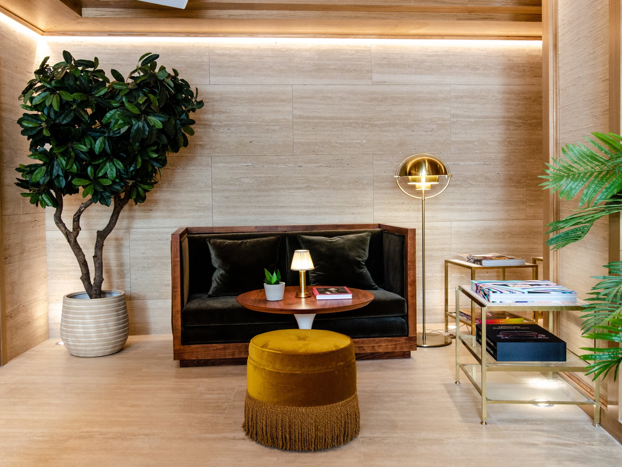 Library_and_Honesty_Bar12_S