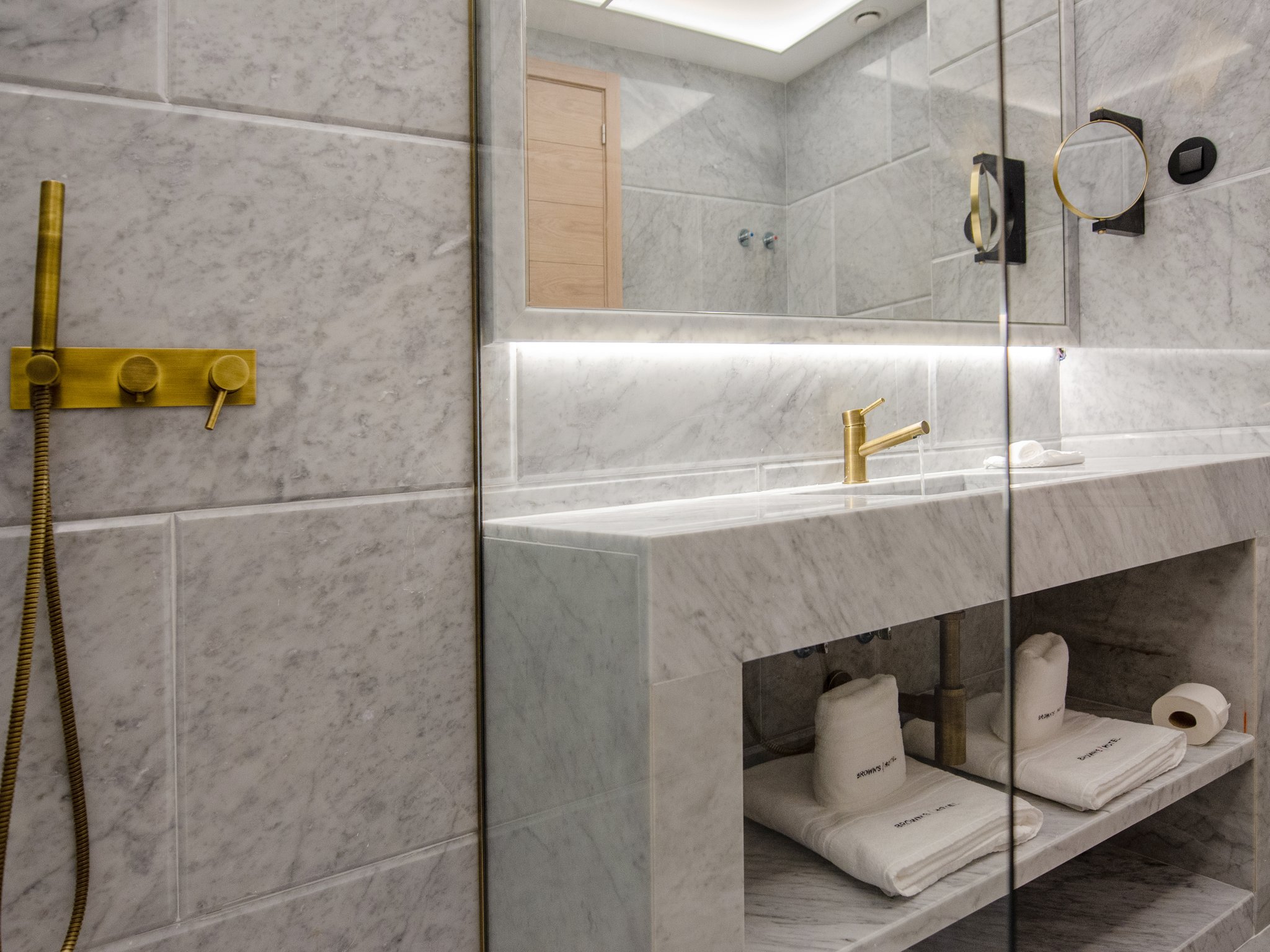 Historical_Superior_Room_Bathroom5_S