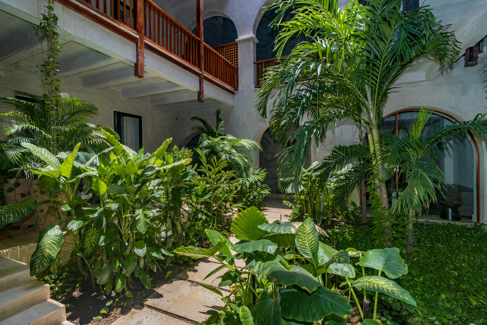 sbqoCzdhu0uSkJ0AGxGw_Interior_Tropical_Gardens_(5)_S