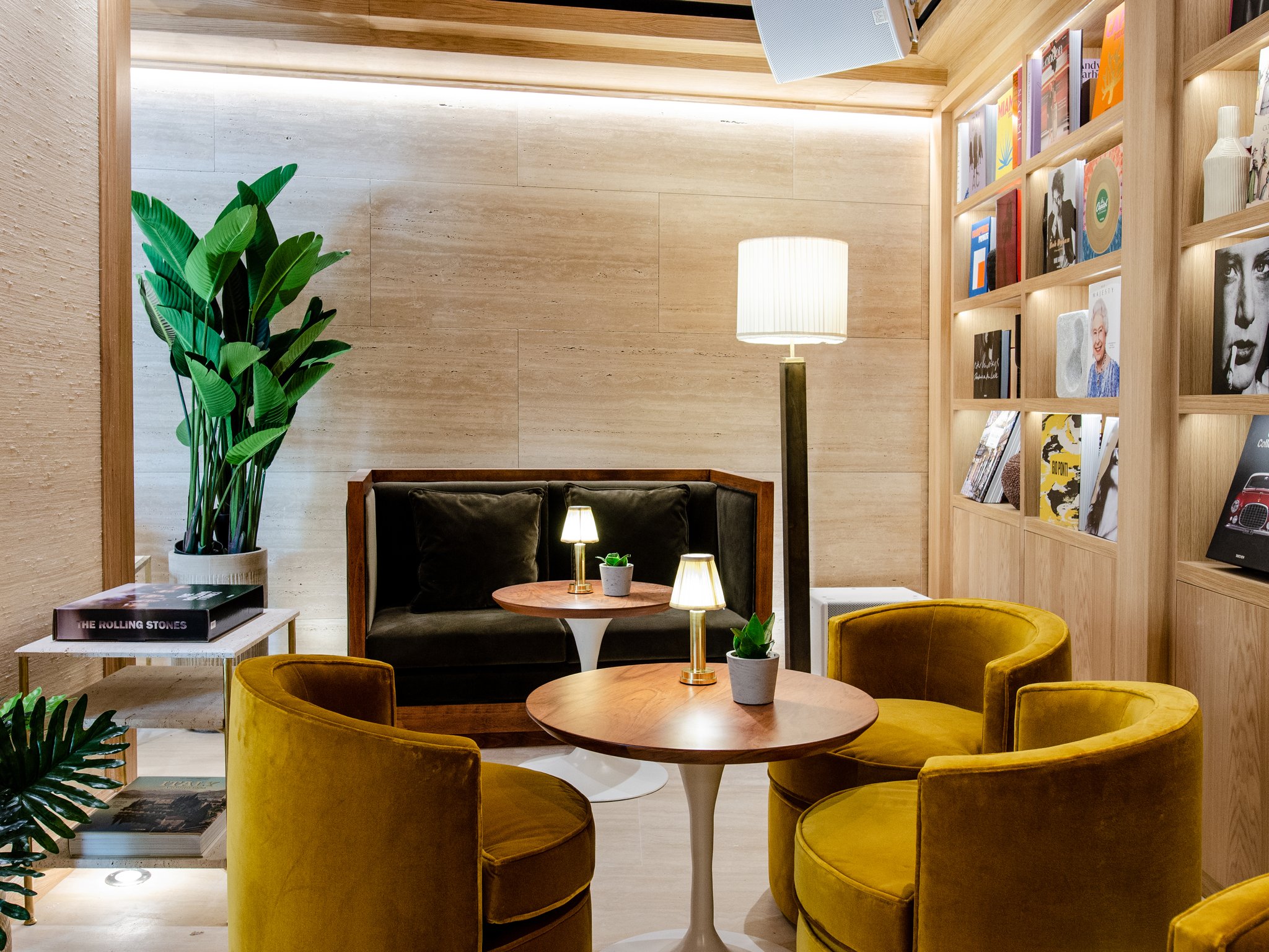 Library_and_Honesty_Bar11_S