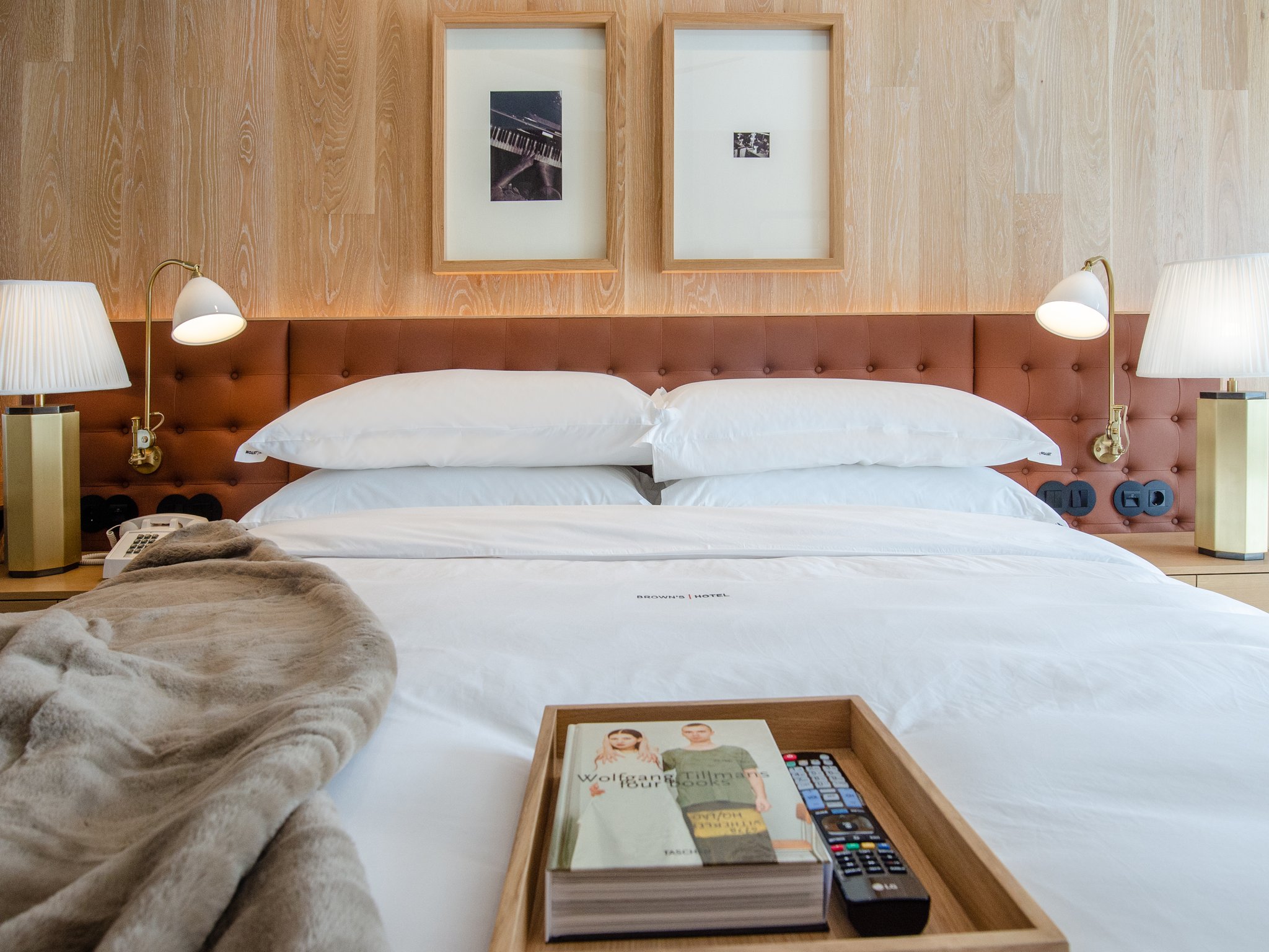 Contemporary_Junior_Suite_Room20_S