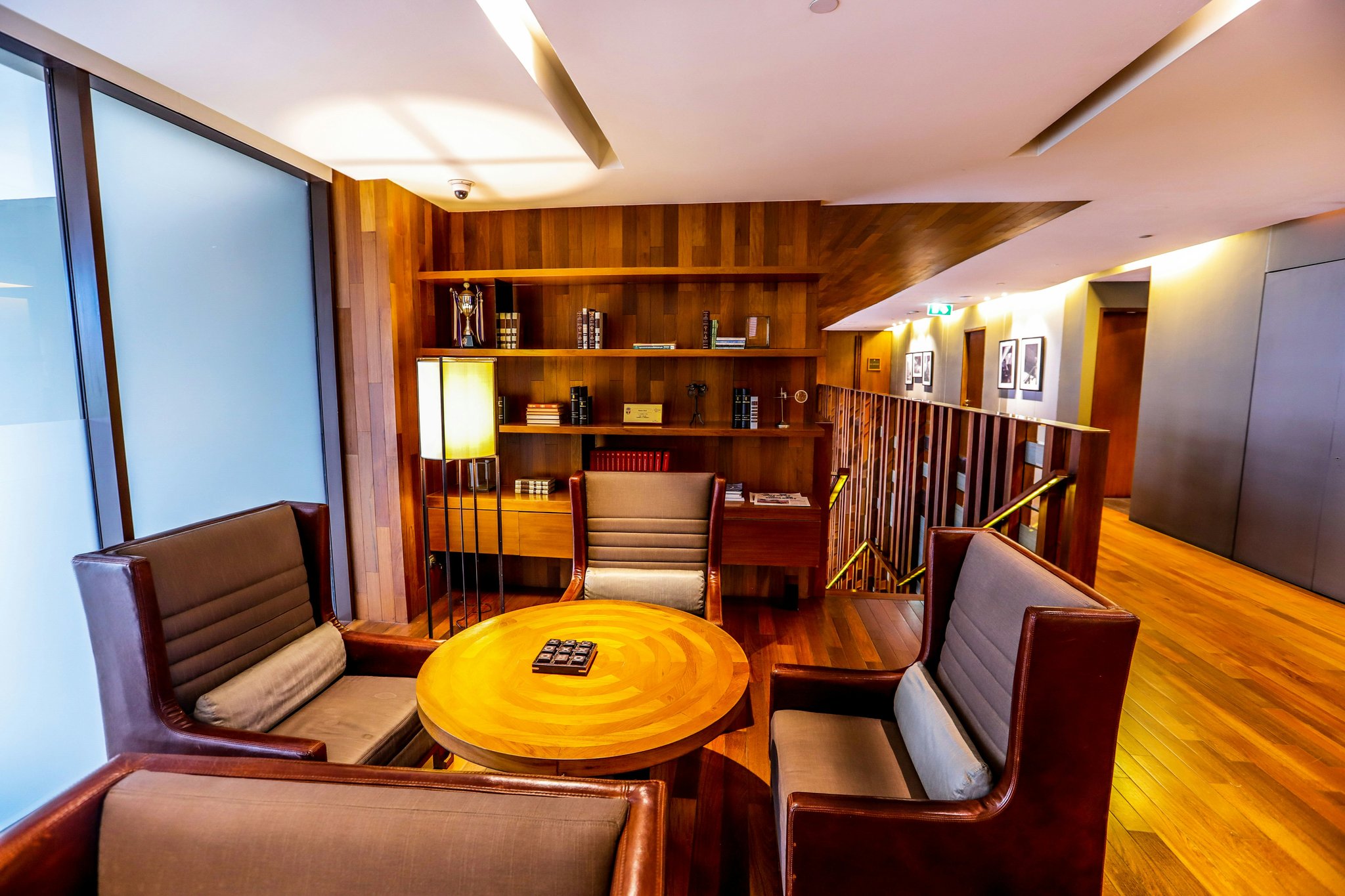 piHUrfF6BEWOgqMaR6kjbg_Hansar_Lobby_04_S